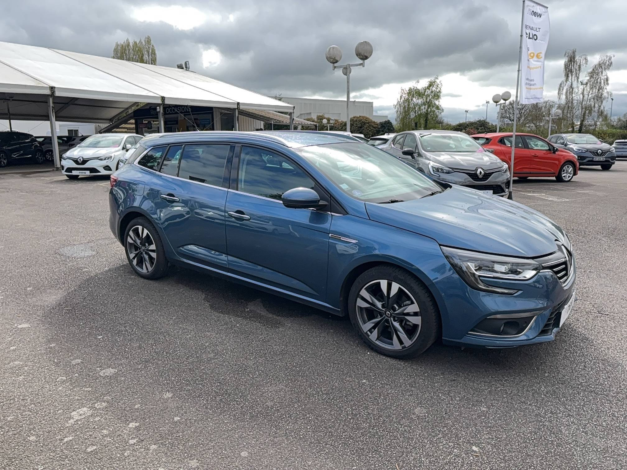 Vente en ligne Renault Megane 4 Estate Mégane IV Estate TCe 160 Energy EDC au prix de 14 990 €
