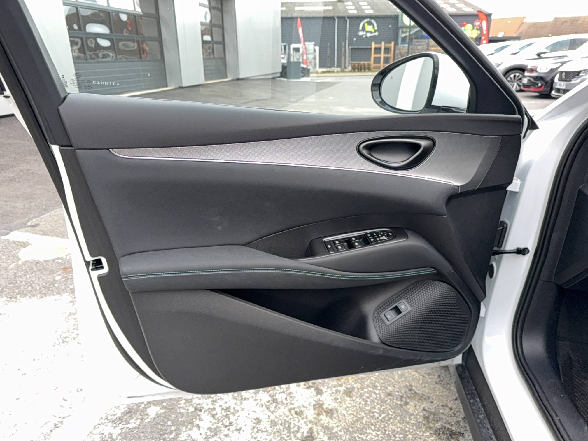 Vente en ligne Byd Seal 6 DM-i Touring  1.5l DM-i 156 kW PHEV au prix de 36 390 €
