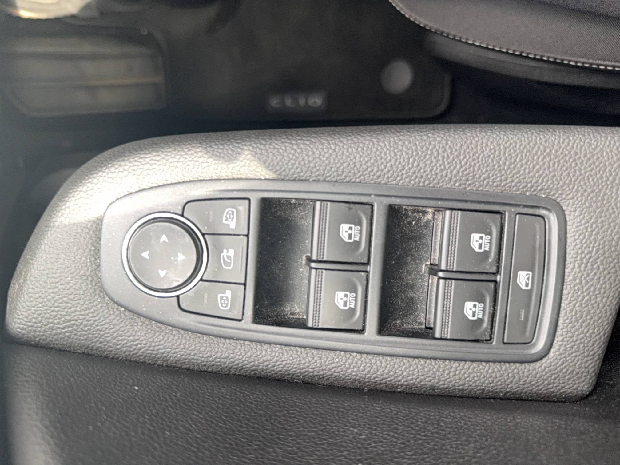 Vente en ligne Renault Clio 5 Clio TCe 90 au prix de 14 990 €