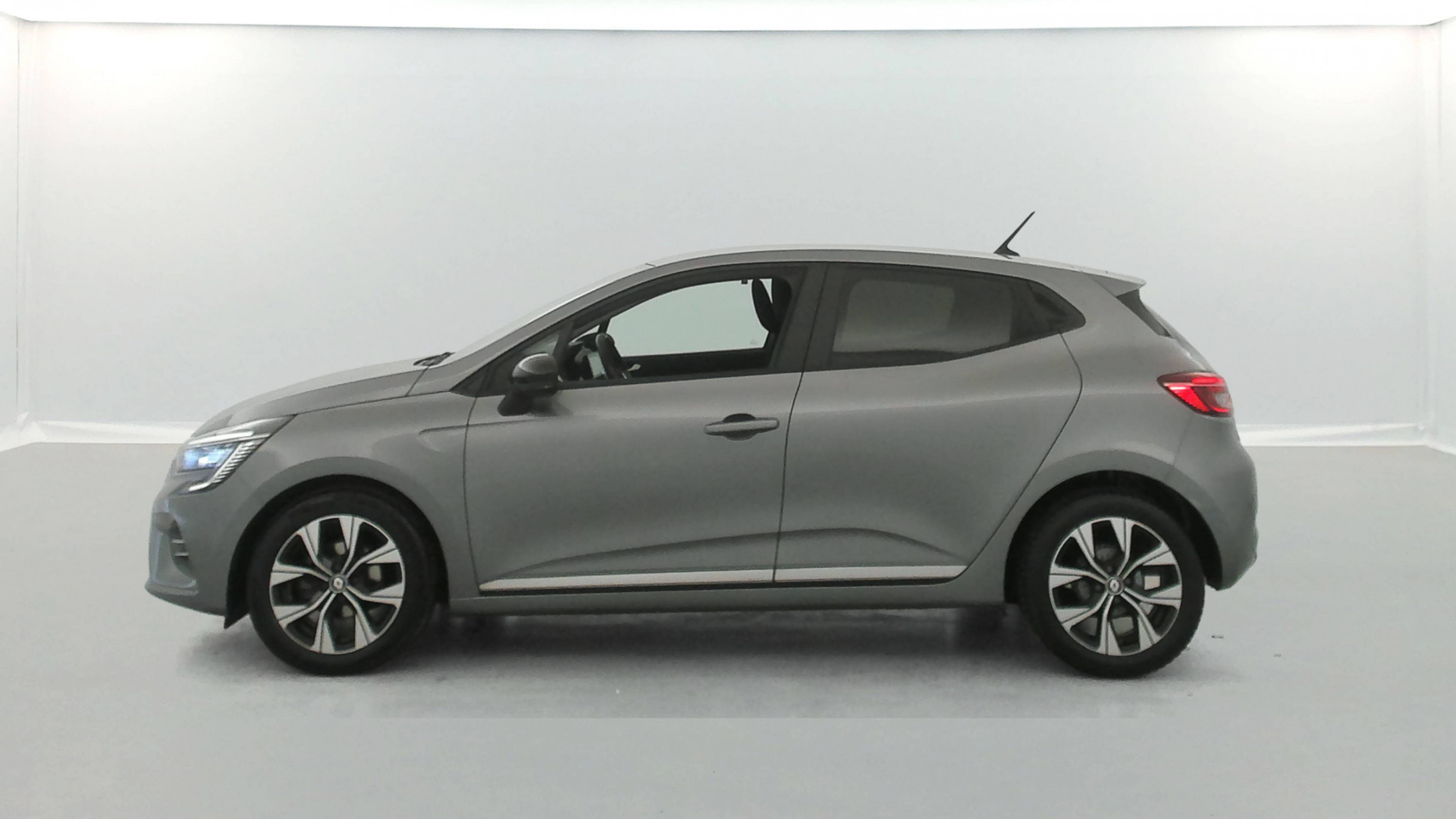 Vente en ligne Renault Clio 5 Clio TCe 90 au prix de 12 990 €