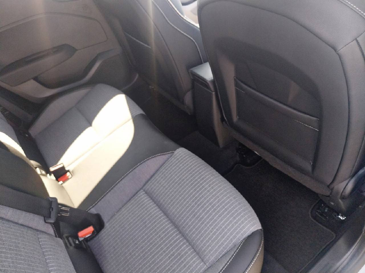 Vente en ligne Renault Clio 5 Clio E-Tech full hybrid 145 au prix de 16 990 €
