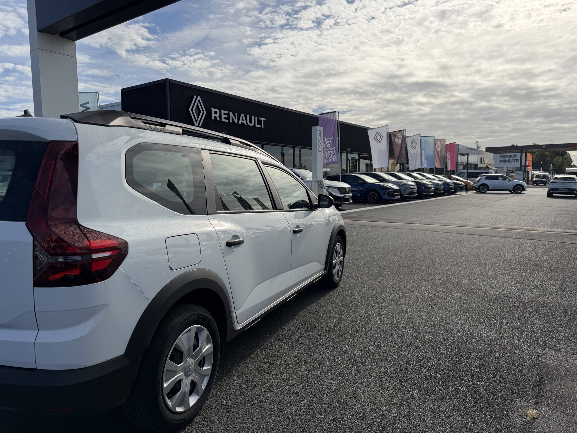 Vente en ligne Dacia Jogger  ECO-G 100 7 places GSR2 au prix de 18 990 €