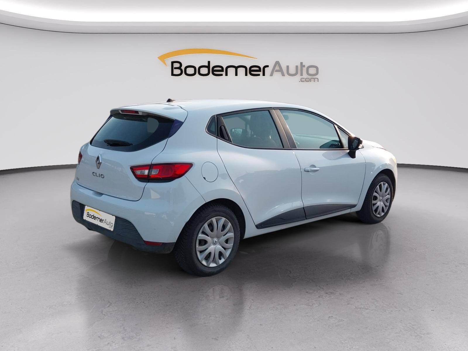 Vente en ligne Renault Clio 4  1.2 16V 75 au prix de 7 990 €