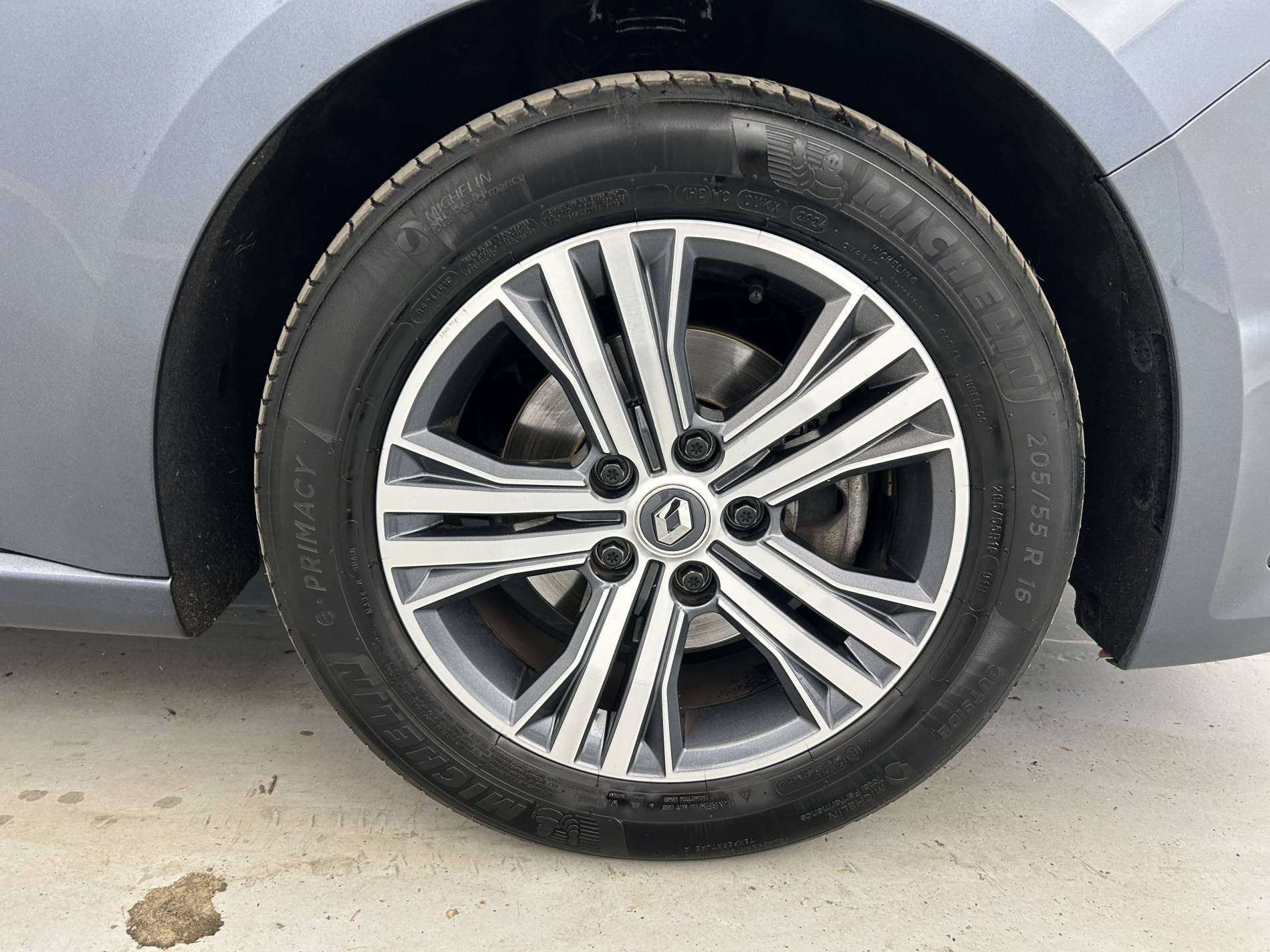 Vente en ligne Renault Megane 4 Estate  TCe 140 au prix de 15 490 €