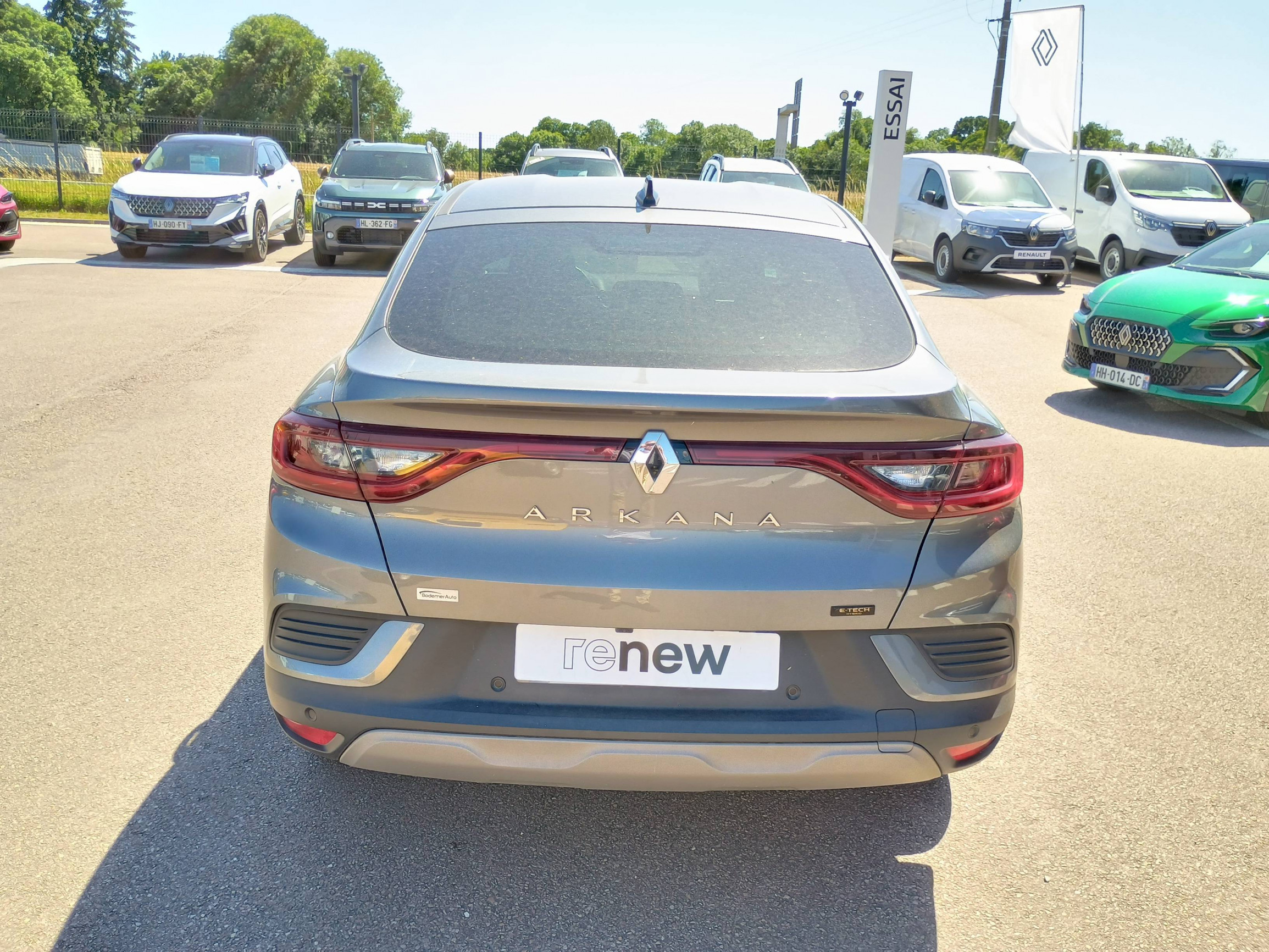 Vente en ligne Renault Arkana  E-Tech hybride 145 - 22 au prix de 21 991 €
