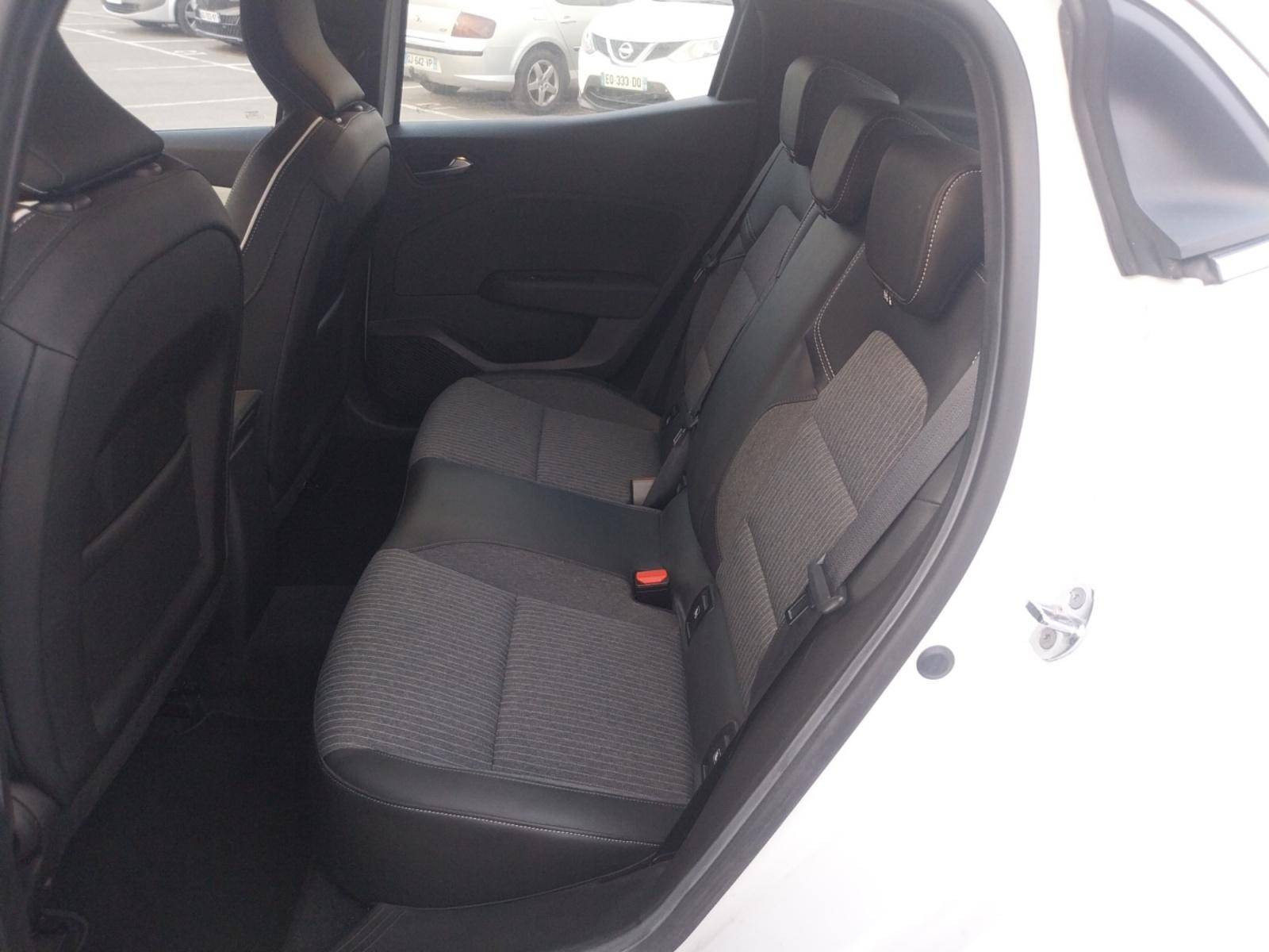 Vente en ligne Renault Clio 5 Clio TCe 90 - 21N au prix de 14 390 €