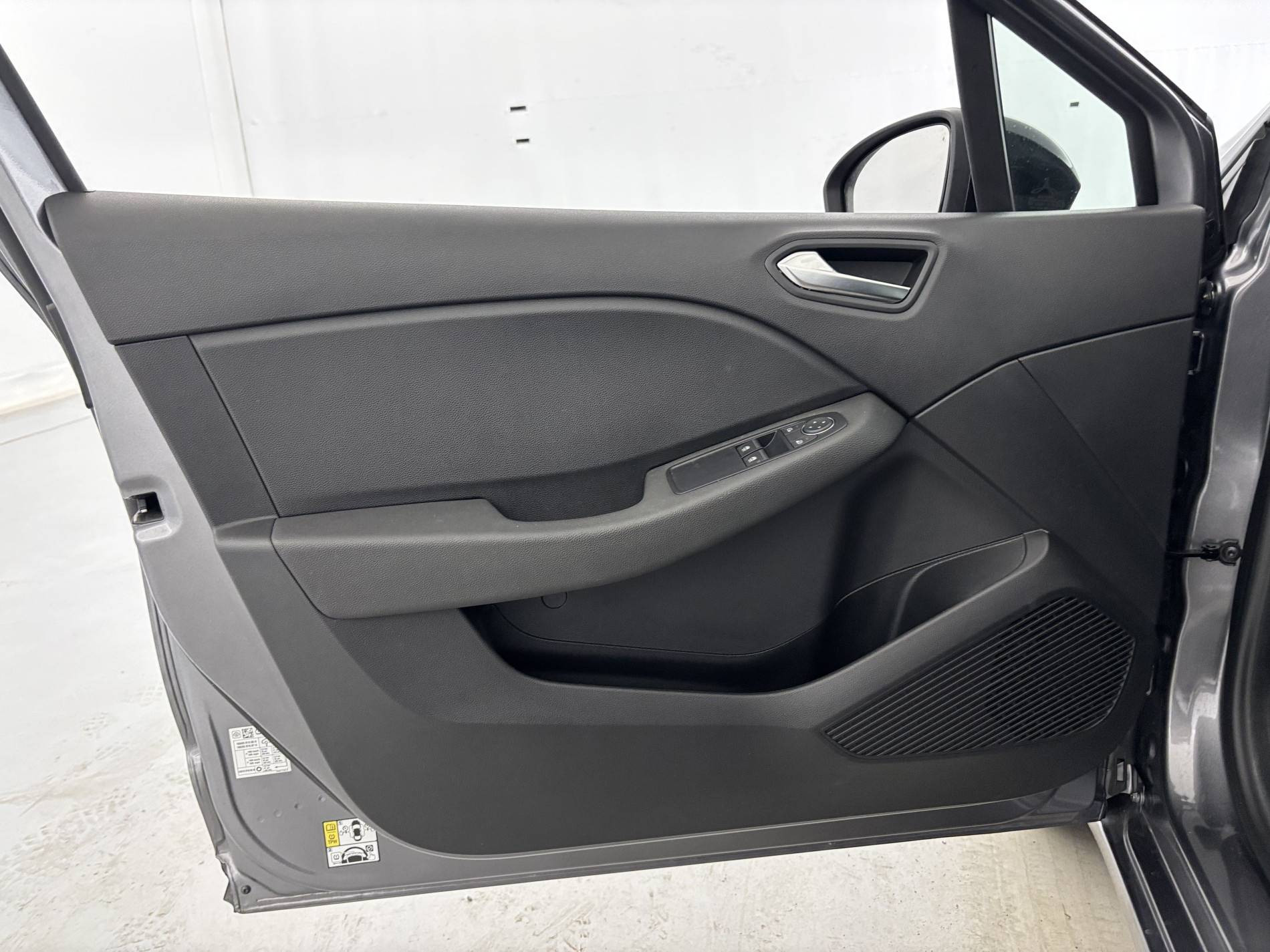 Vente en ligne Renault Clio 5 Clio E-Tech full hybrid 145 au prix de 16 990 €