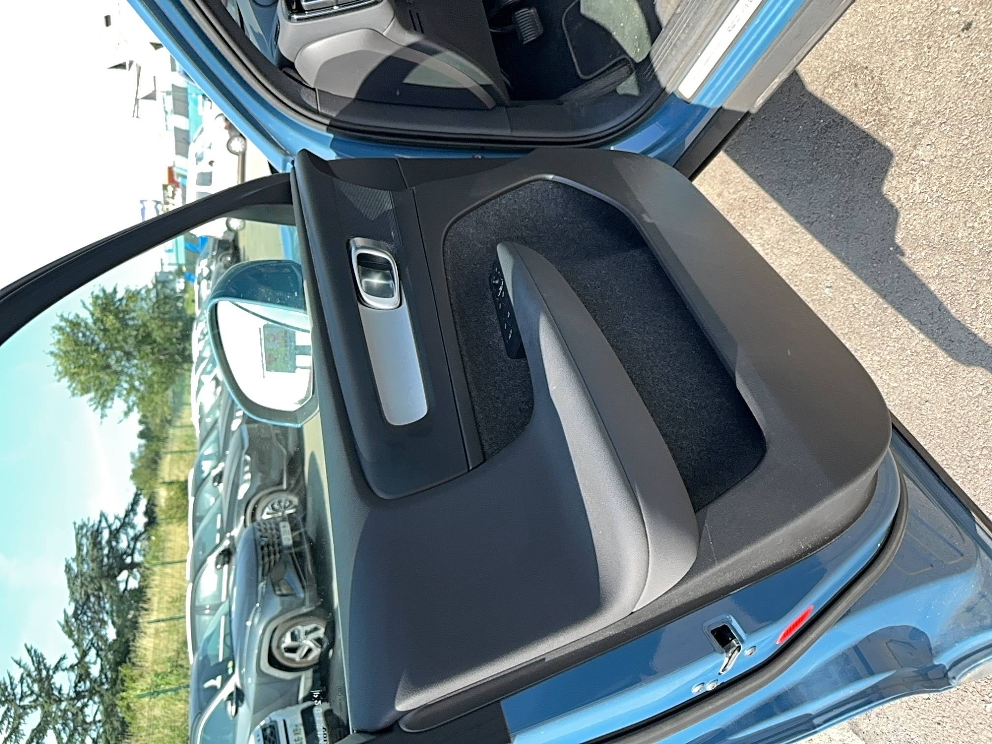 Vente en ligne Volvo XC40  T4 Recharge 129+82 ch DCT7 au prix de 26 460 €