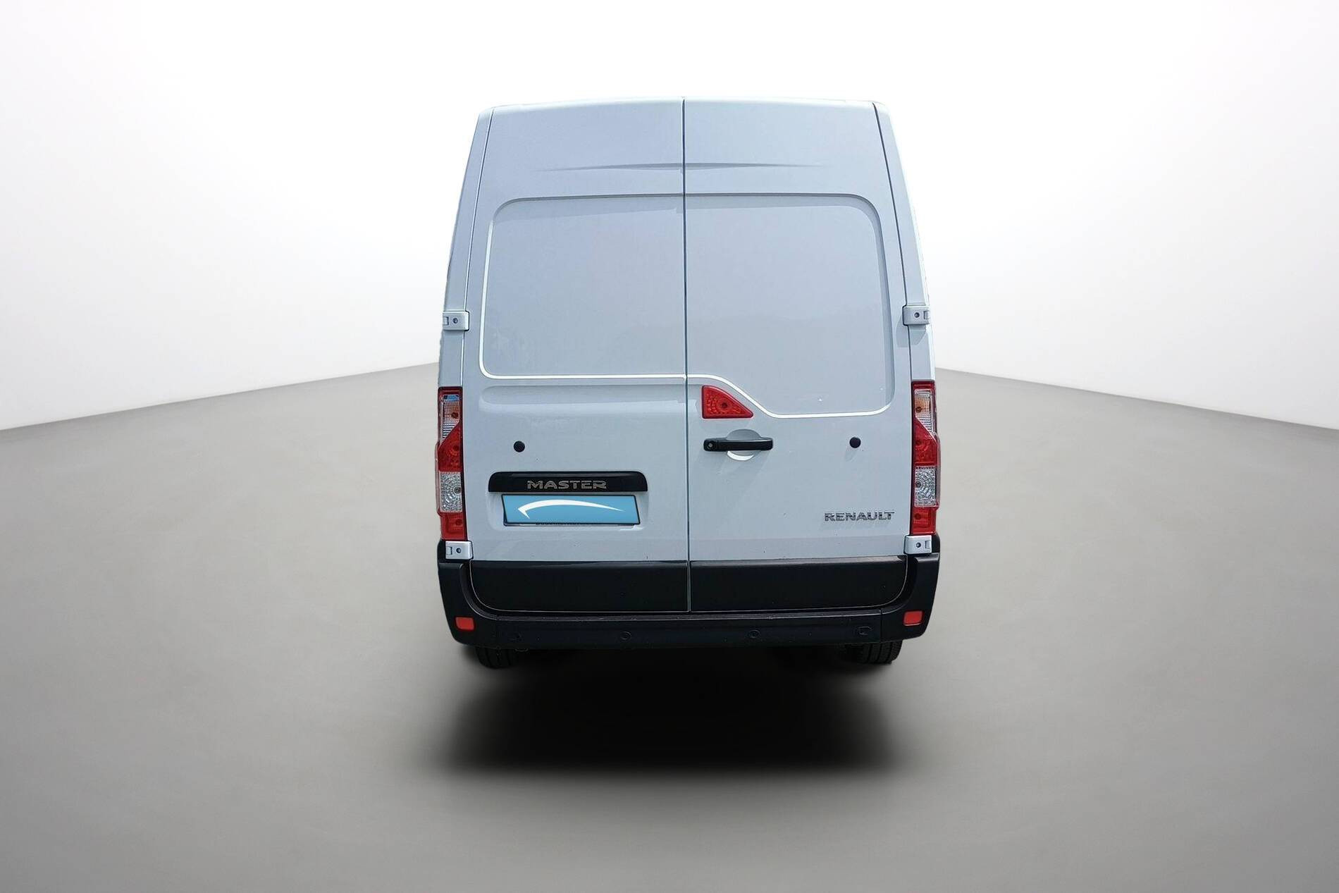 Vente en ligne Renault Master Fourgon MASTER FGN TRAC F3500 L2H2 BLUE DCI 135 au prix de 24 990 €
