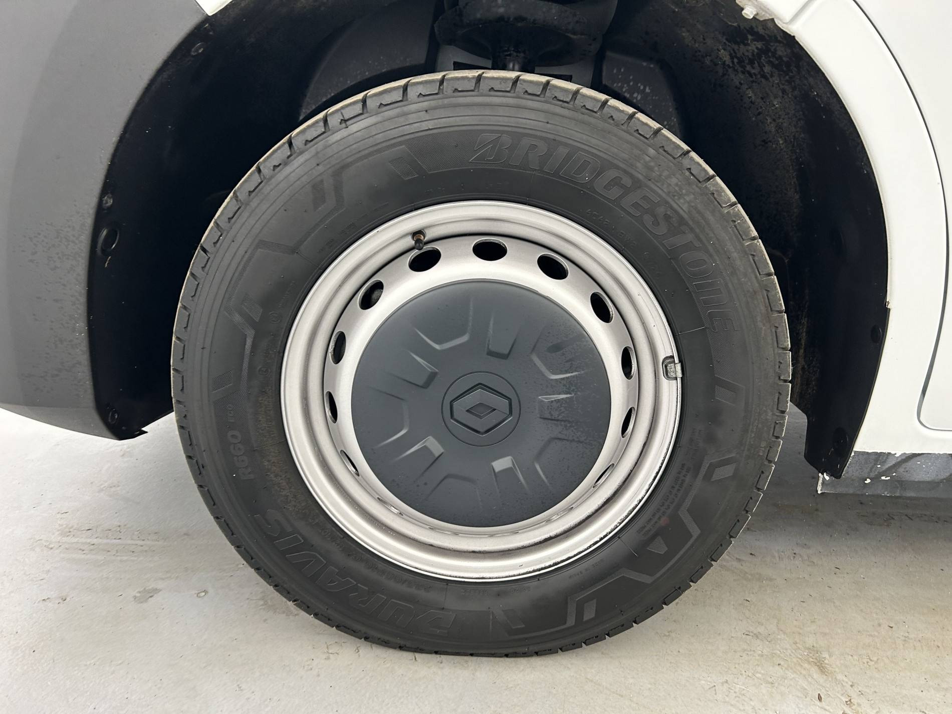 Vente en ligne Renault Master Fourgon MASTER FGN TRAC F3500 L3H3 BLUE DCI 135 au prix de 28 990 €