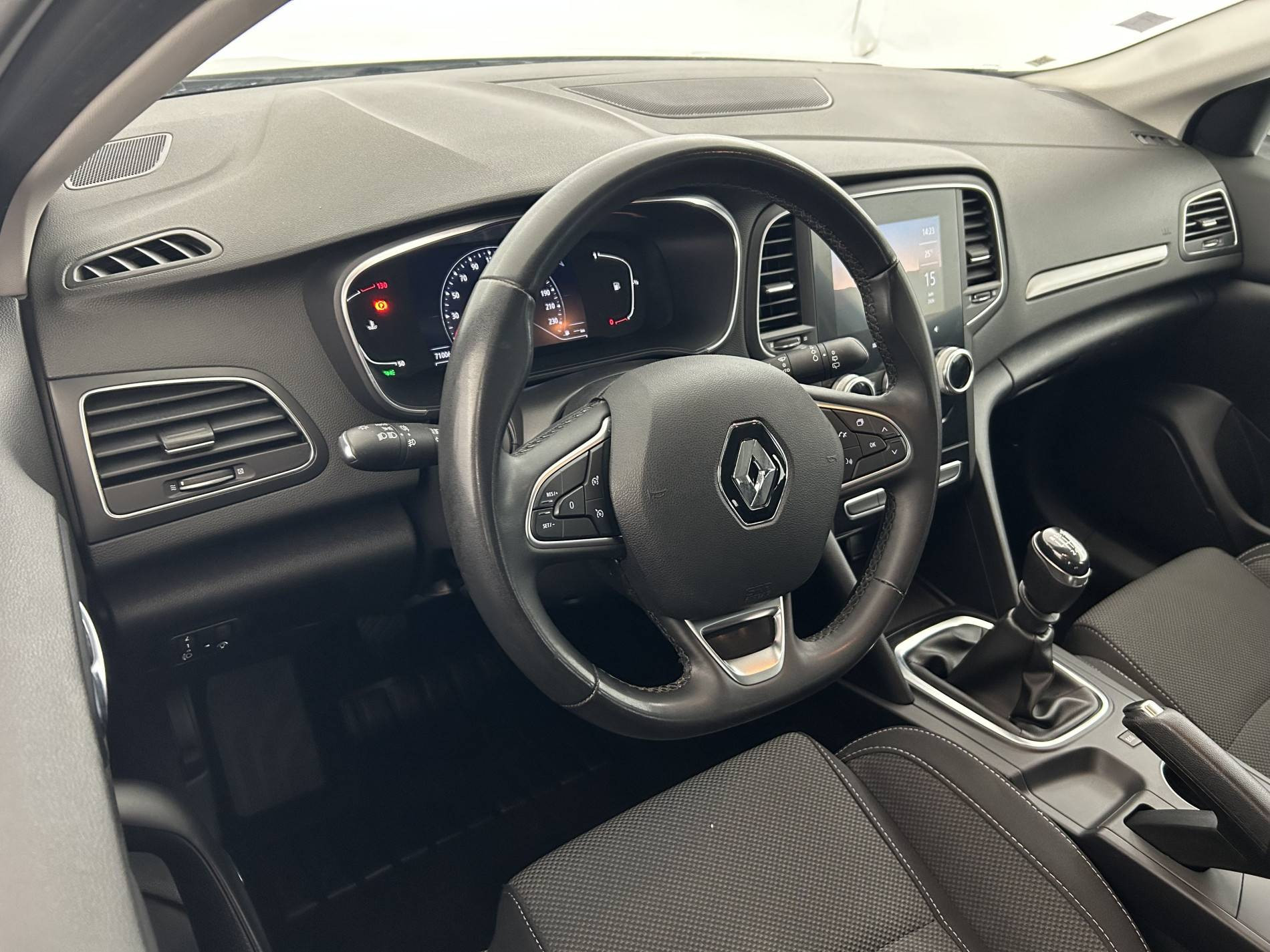 Vente en ligne Renault Megane 4  TCe 140 au prix de 15 990 €