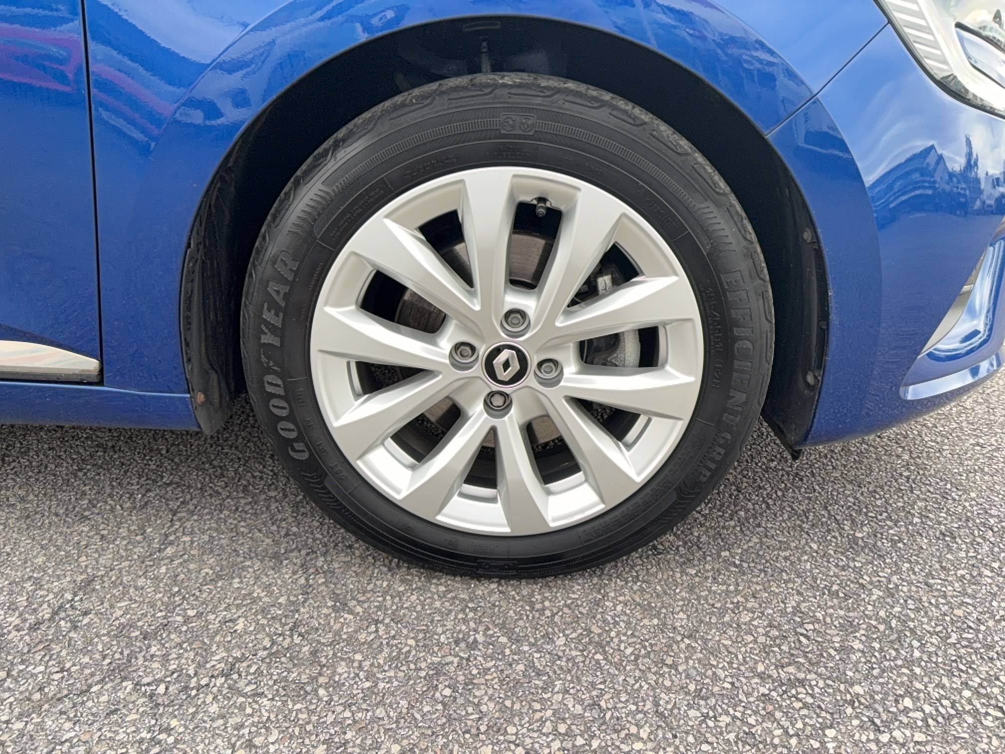 Vente en ligne Renault Clio 5 Clio E-Tech full hybrid 145 au prix de 16 490 €
