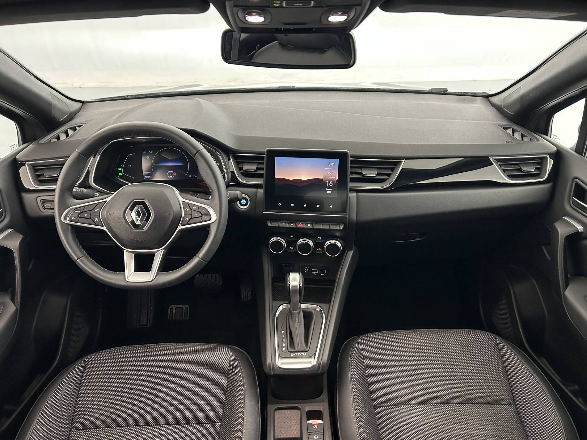 Vente en ligne Renault Captur  E-Tech 145 au prix de 17 990 €