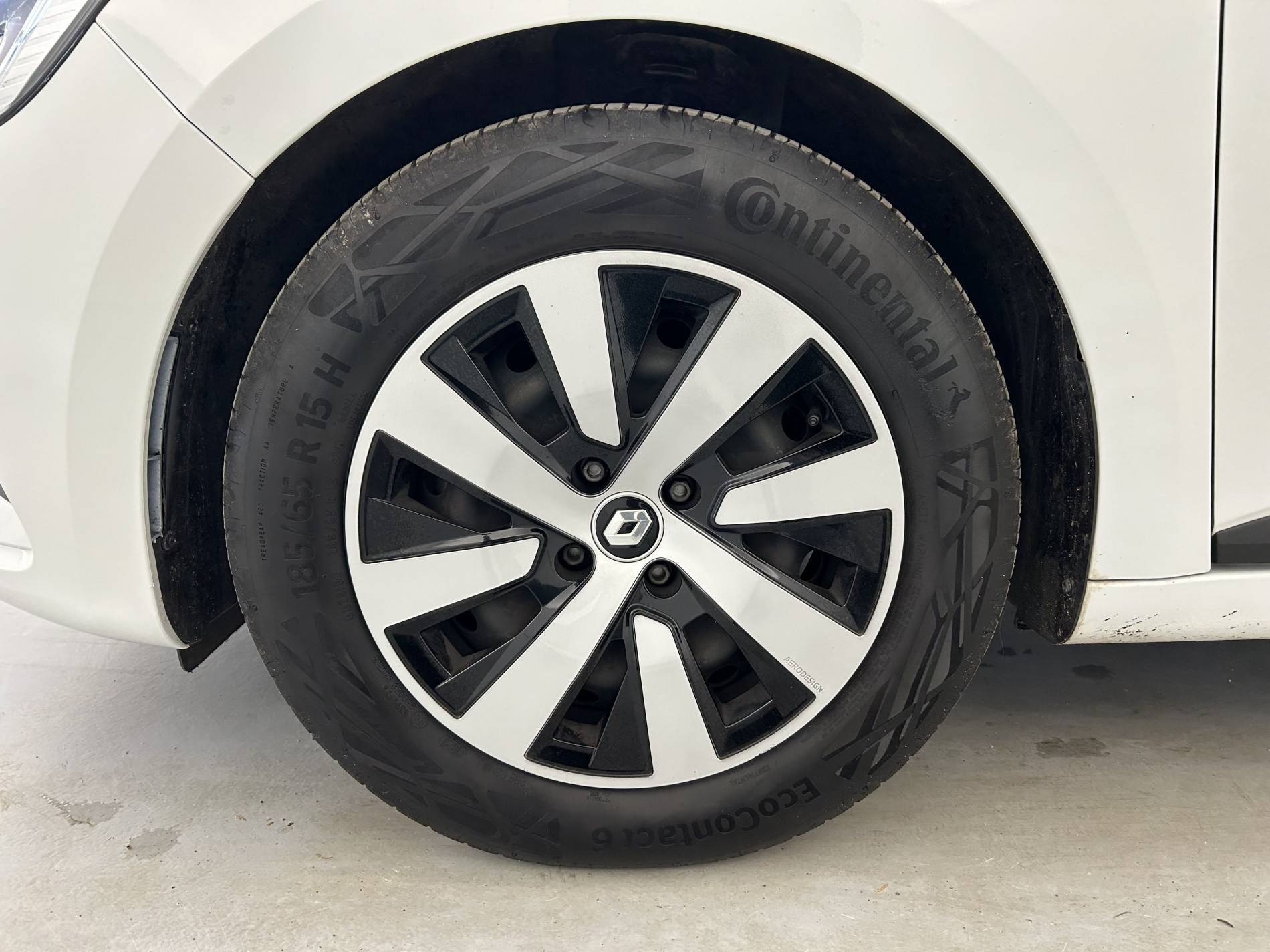 Vente en ligne Renault Clio 5 Clio TCe 90 au prix de 13 790 €