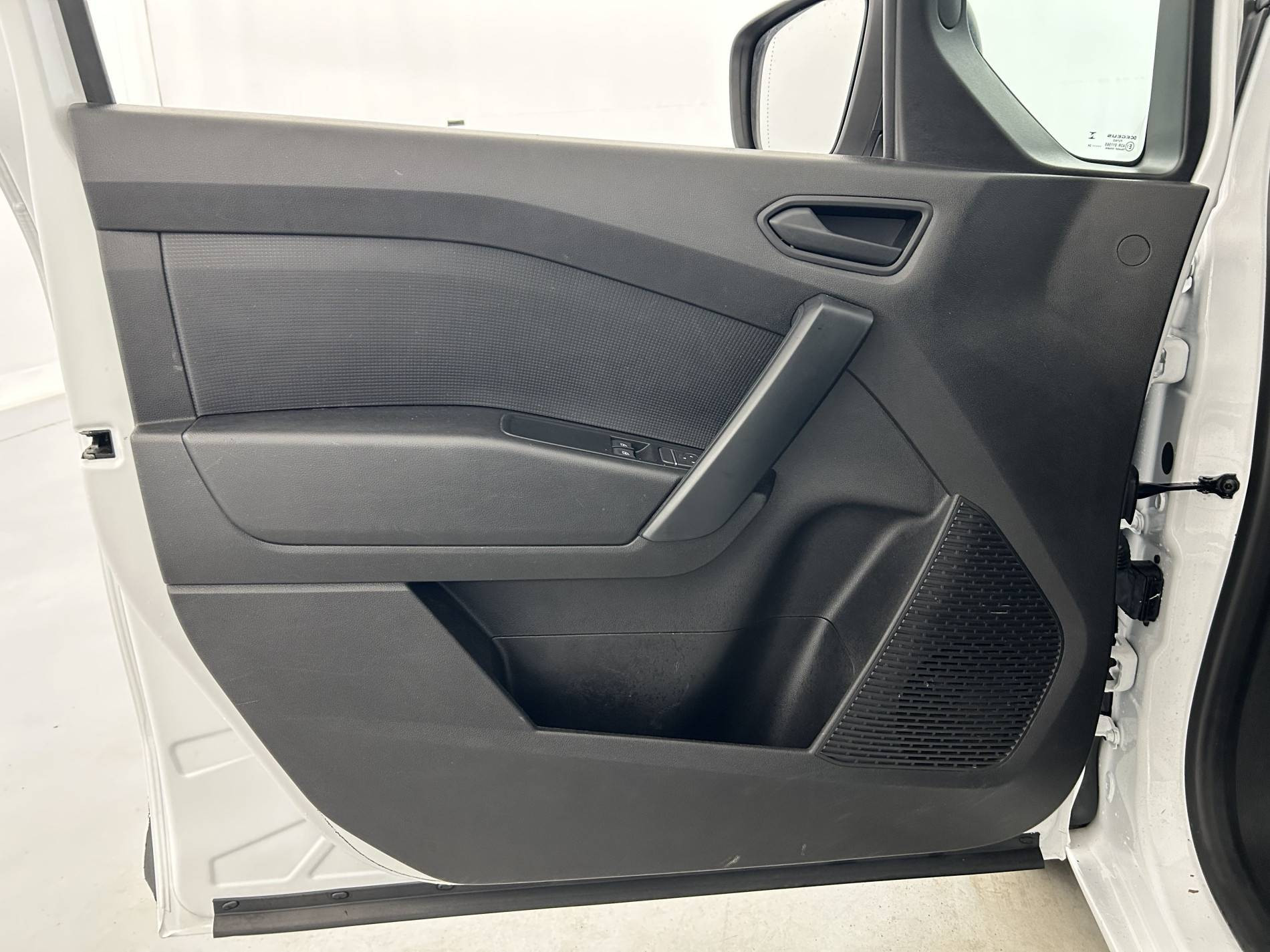 Vente en ligne Renault Kangoo Van  BLUE DCI 95 au prix de 19 890 €