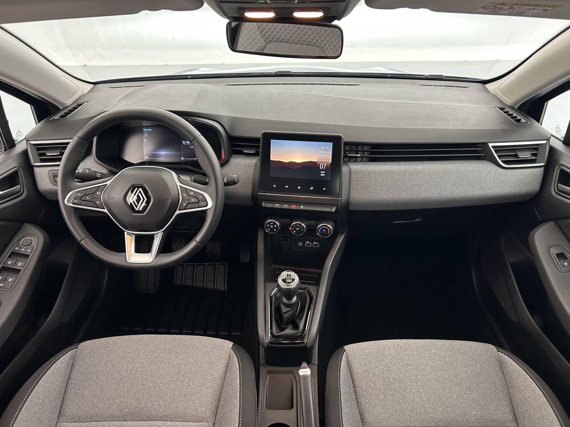 Vente en ligne Renault Clio 5 Clio TCe 90 au prix de 15 990 €