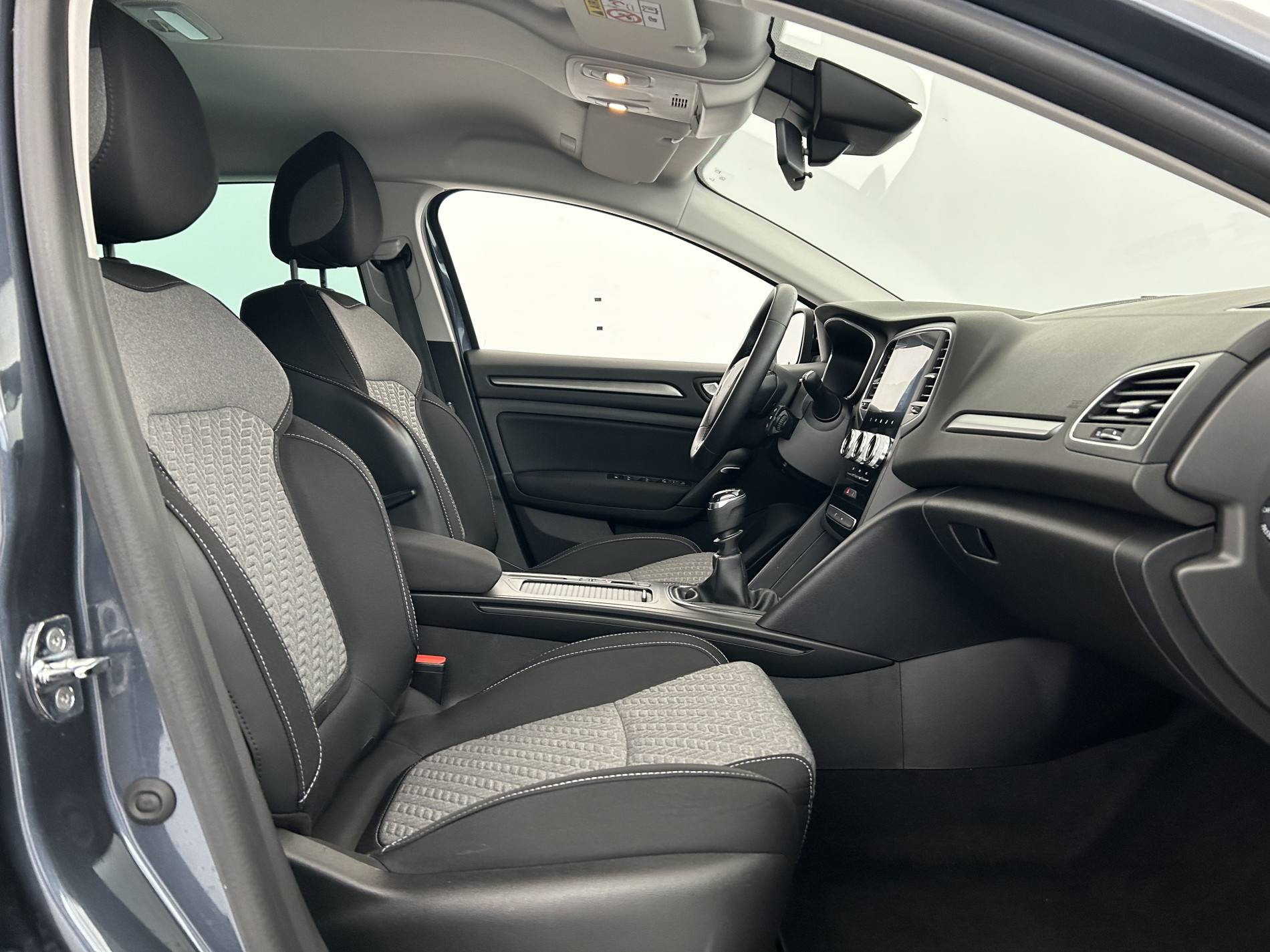 Vente en ligne Renault Megane 4 Mégane IV Berline Blue dCi 115 - 21N au prix de 16 990 €