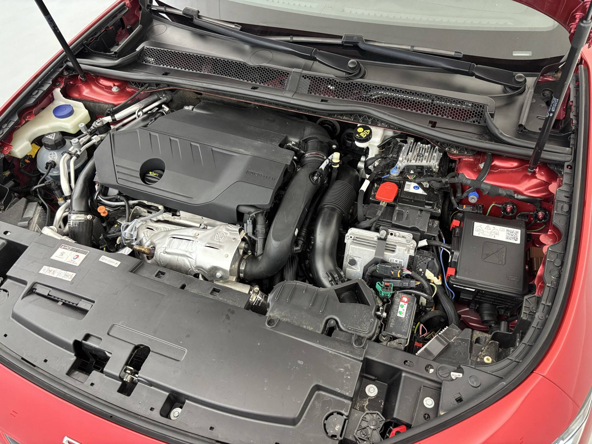 Vente en ligne Peugeot 508  Hybrid 225 e-EAT8 au prix de 21 490 €