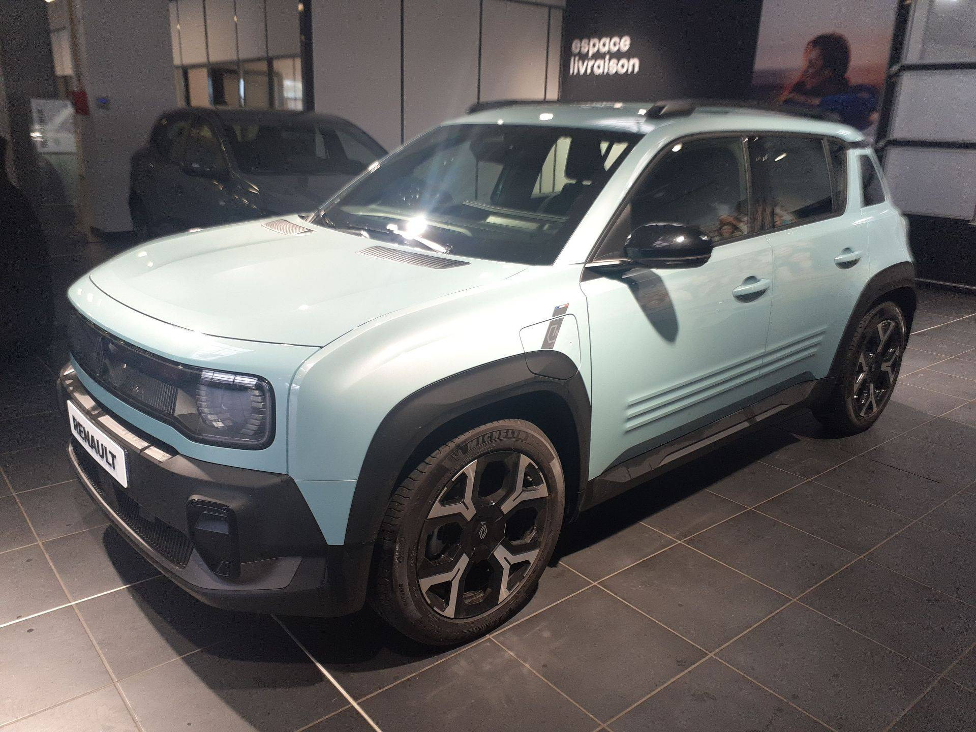 Renault R4 E-Tech  150 ch autonomie confort occasion de 2026 en vente à Quimper