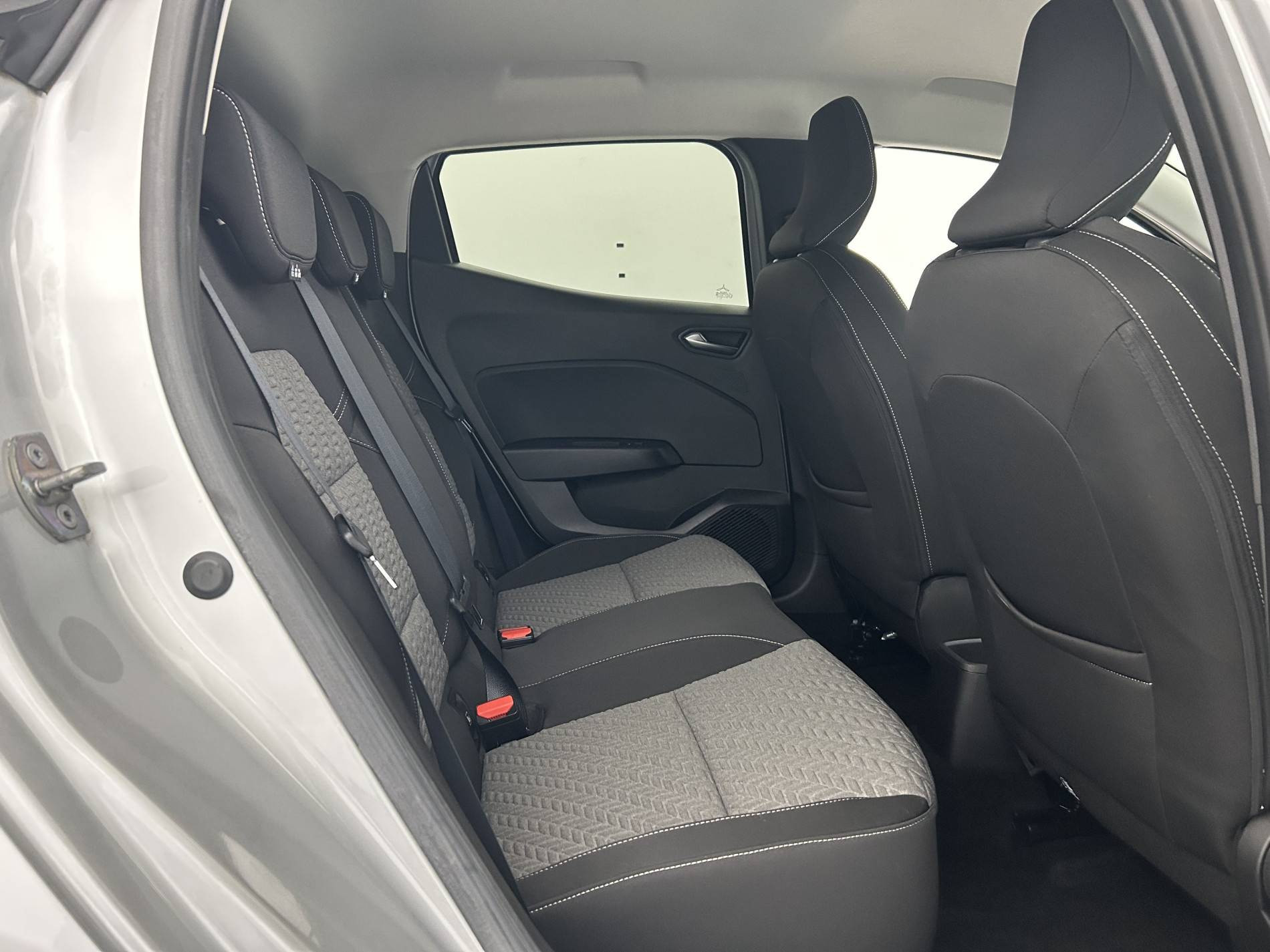 Vente en ligne Renault Clio 5 Clio TCe 90 au prix de 14 890 €