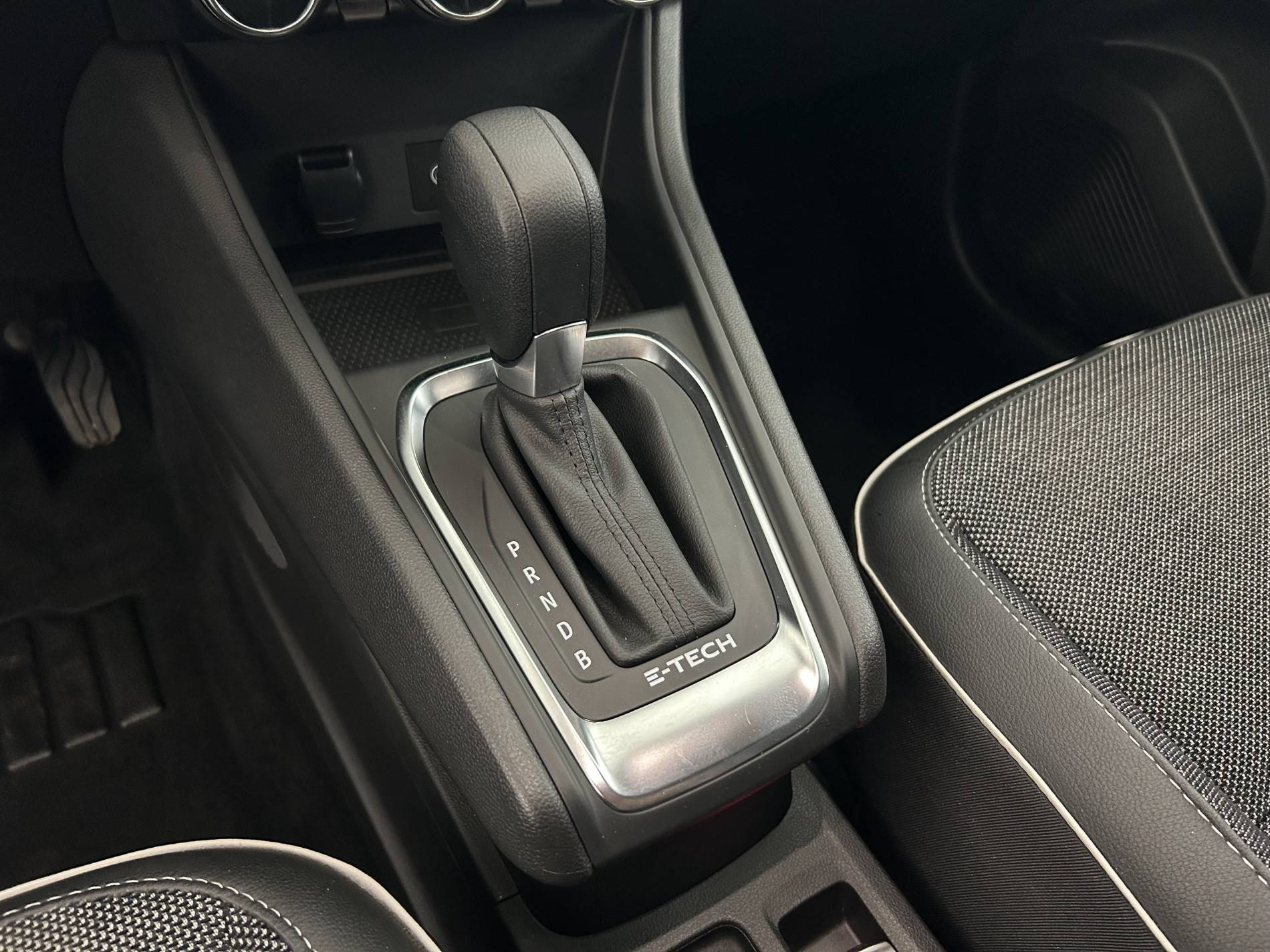 Vente en ligne Renault Captur  E-Tech hybride rechargeable 160 au prix de 20 990 €