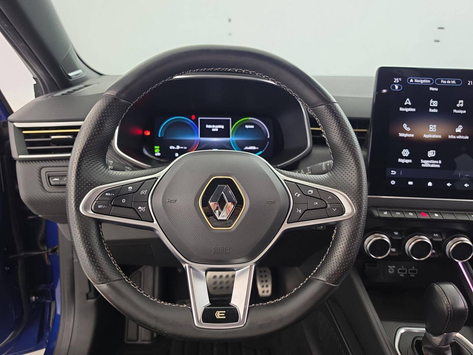 Vente en ligne Renault Clio 5 Clio E-Tech full hybrid 145 au prix de 17 890 €