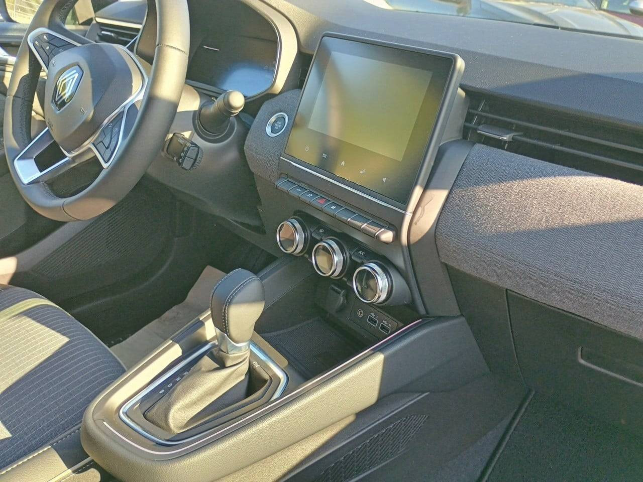 Vente en ligne Renault Clio 5 Clio E-Tech full hybrid 145 au prix de 19 990 €