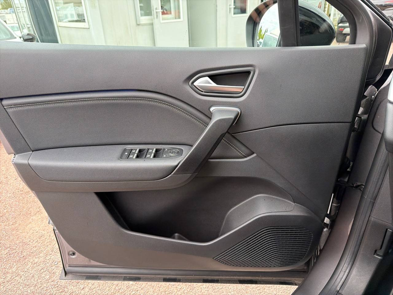 Vente en ligne Renault Captur  mild hybrid 140 au prix de 17 480 €
