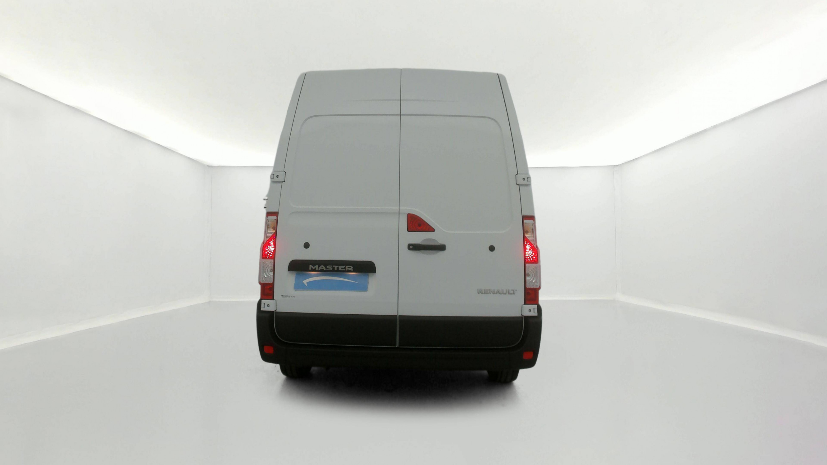 Vente en ligne Renault Master Fourgon MASTER FGN TRAC F3500 L2H2 BLUE DCI 135 au prix de 24 990 €