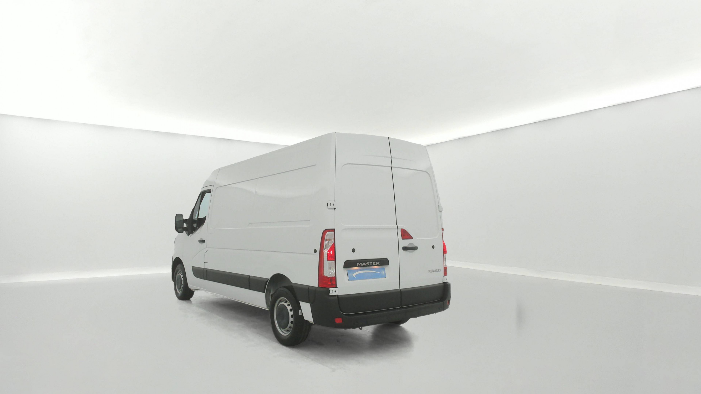 Vente en ligne Renault Master Fourgon MASTER FGN TRAC F3500 L2H2 BLUE DCI 135 au prix de 23 590 €