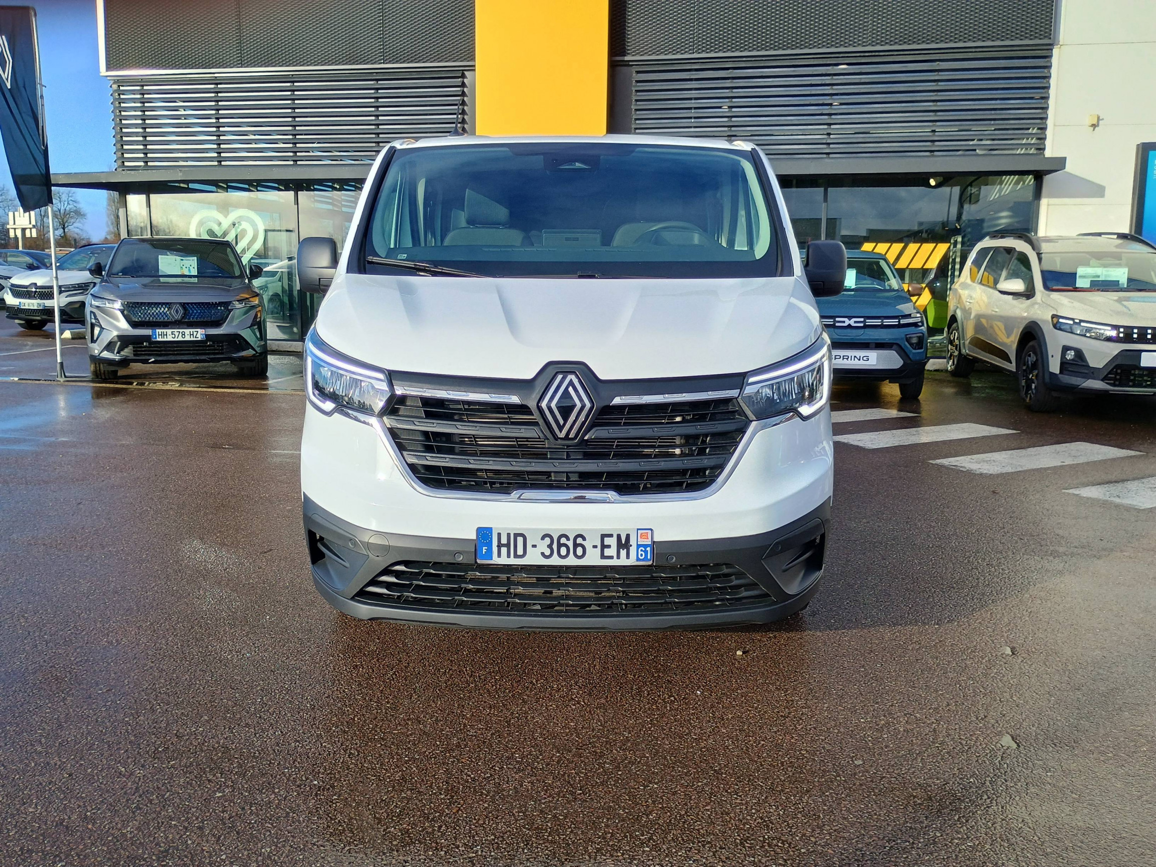Vente en ligne Renault Trafic Cabine Approfondie TRAFIC CA L2H1 3T BLUE DCI 170 AUTO au prix de 37 991 €