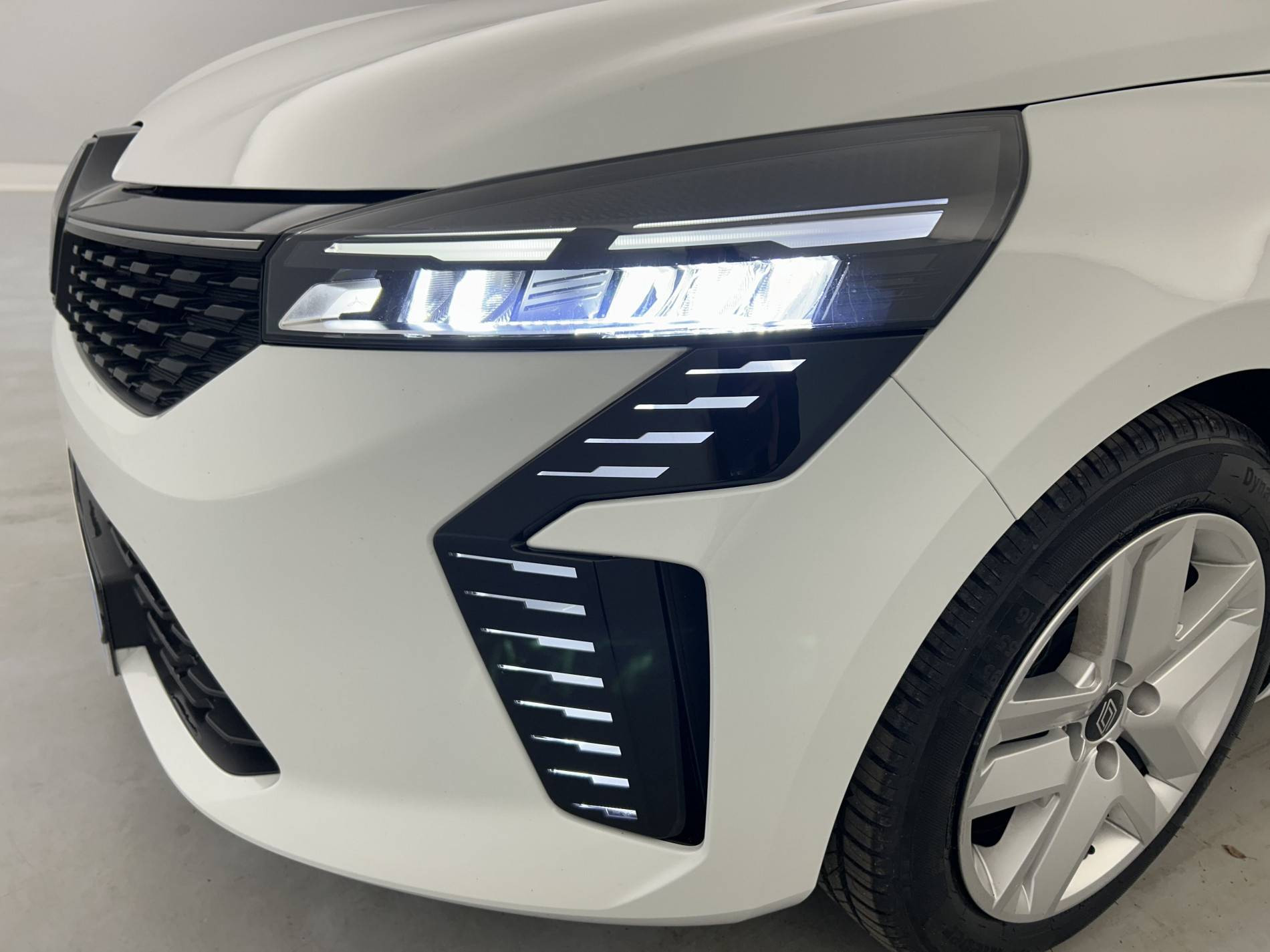 Vente en ligne Renault Clio 5 Clio E-Tech full hybrid 145 ch GSR2 au prix de 19 390 €