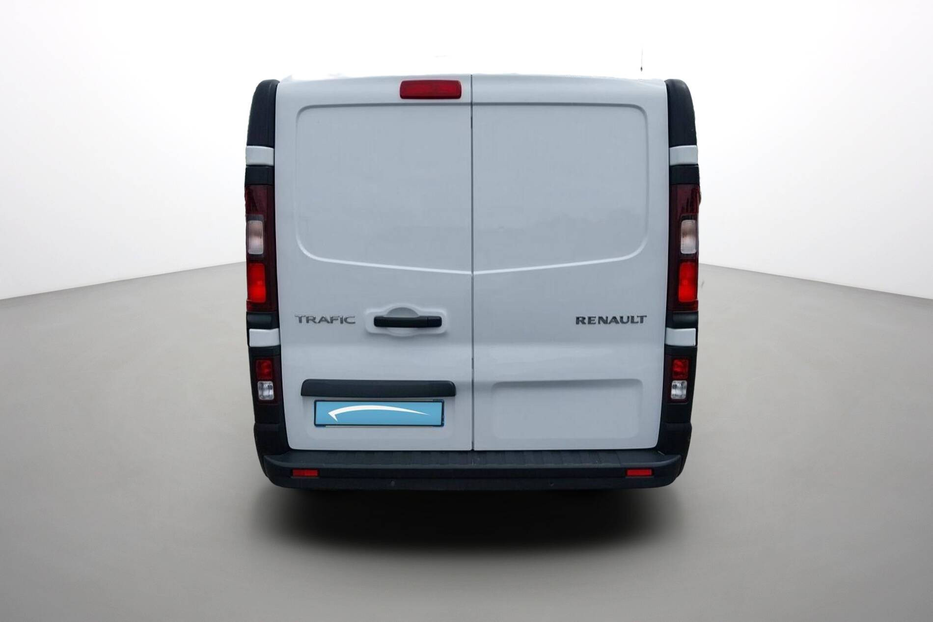 Vente en ligne Renault Trafic 3 Fourgon TRAFIC FGN L2H1 3000 KG BLUE DCI 130 au prix de 20 490 €
