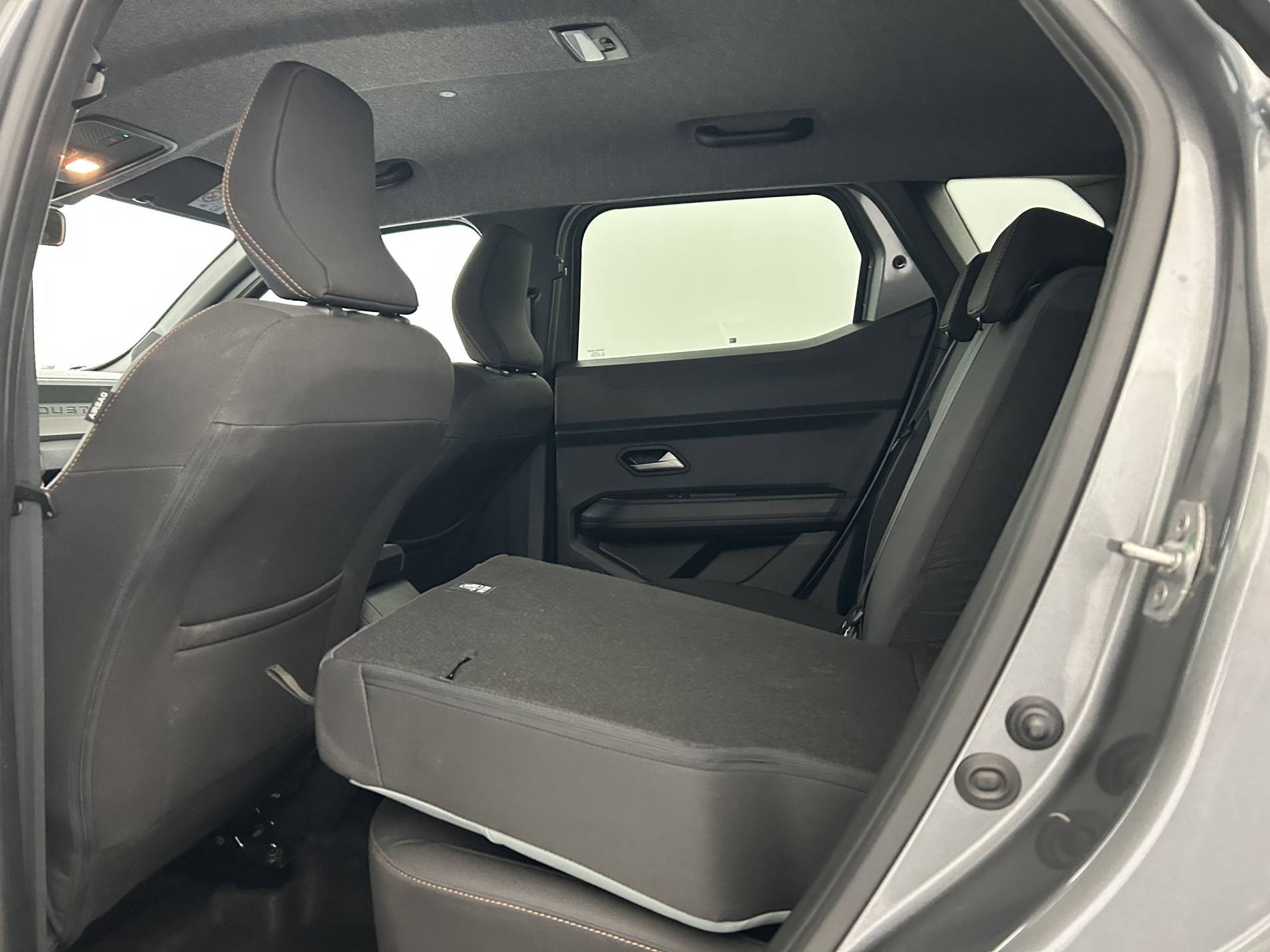 Vente en ligne Dacia Duster  Hybrid 140 au prix de 24 890 €