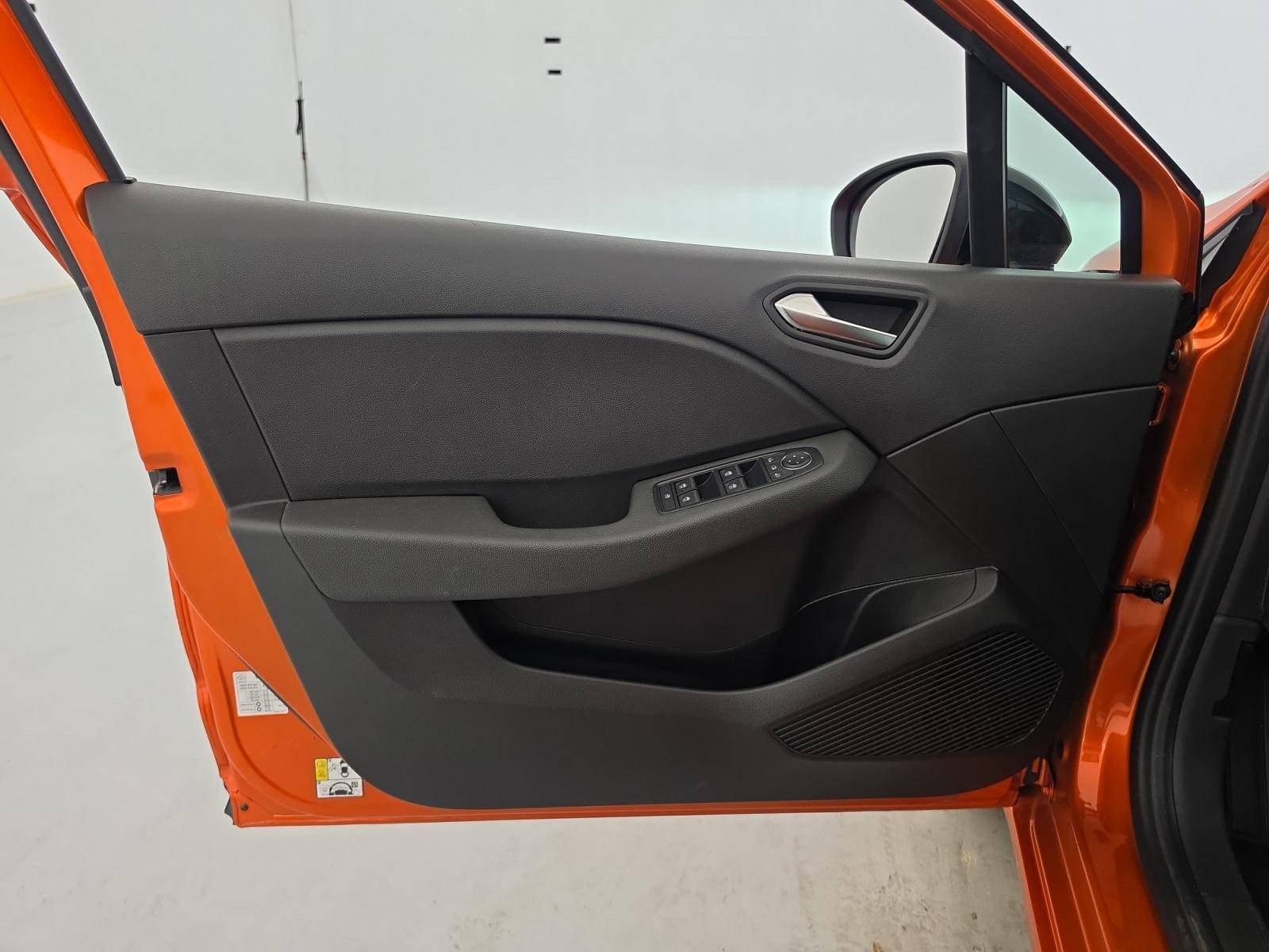Vente en ligne Renault Clio 5 Clio TCe 90 au prix de 15 490 €