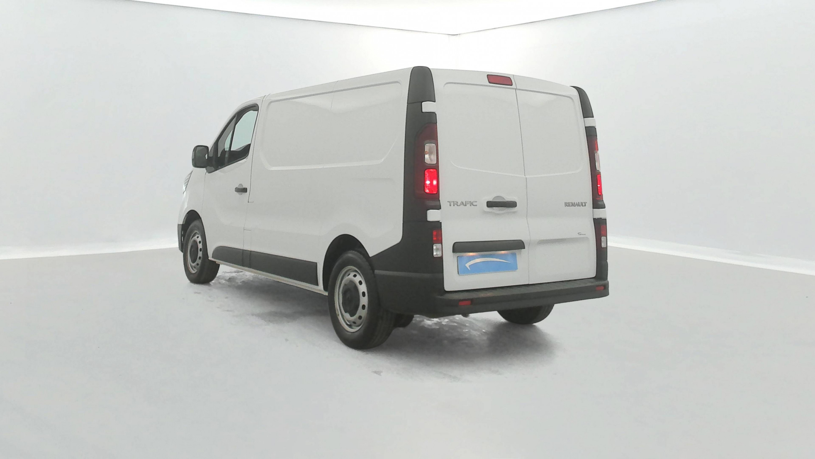 Vente en ligne Renault Trafic 3 Fourgon TRAFIC FGN L1H1 3T BLUE DCI 130 GSR2 au prix de 23 690 €