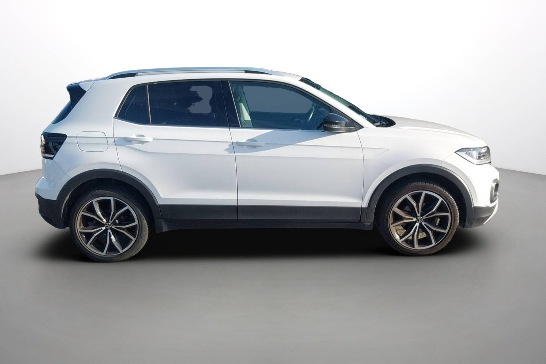 Vente en ligne Volkswagen T-Cross  1.0 TSI 110 Start/Stop DSG7 au prix de 21 390 €
