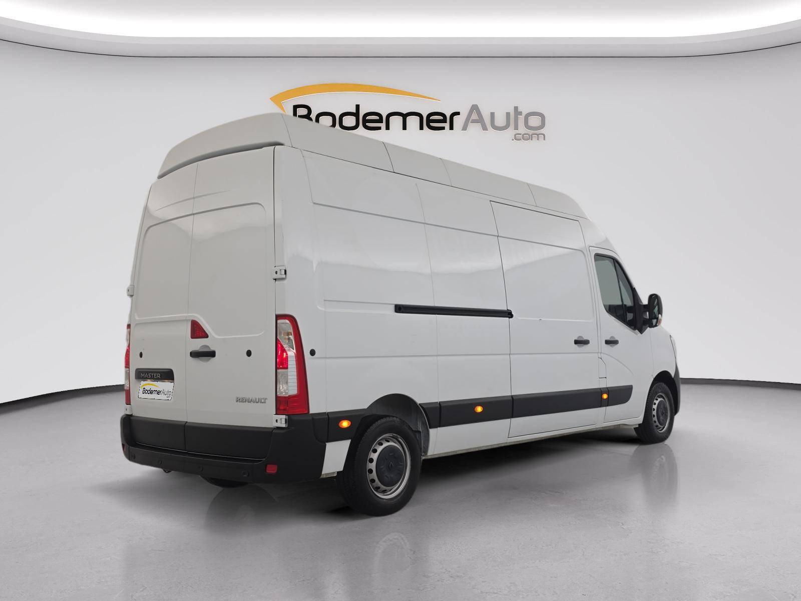 Vente en ligne Renault Master Fourgon MASTER FGN TRAC F3500 L3H3 BLUE DCI 135 au prix de 26 990 €