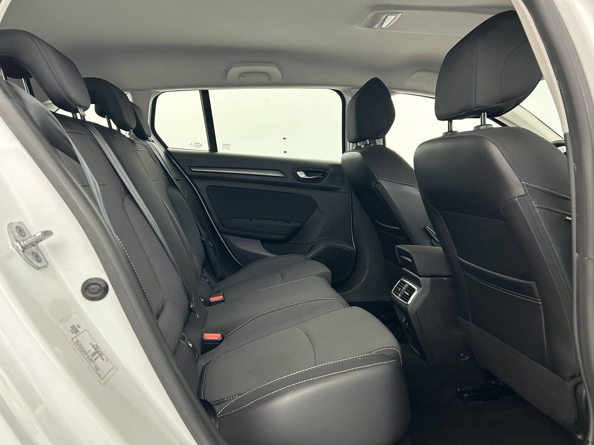 Vente en ligne Renault Megane 4 Estate  Blue dCi 115 au prix de 15 780 €