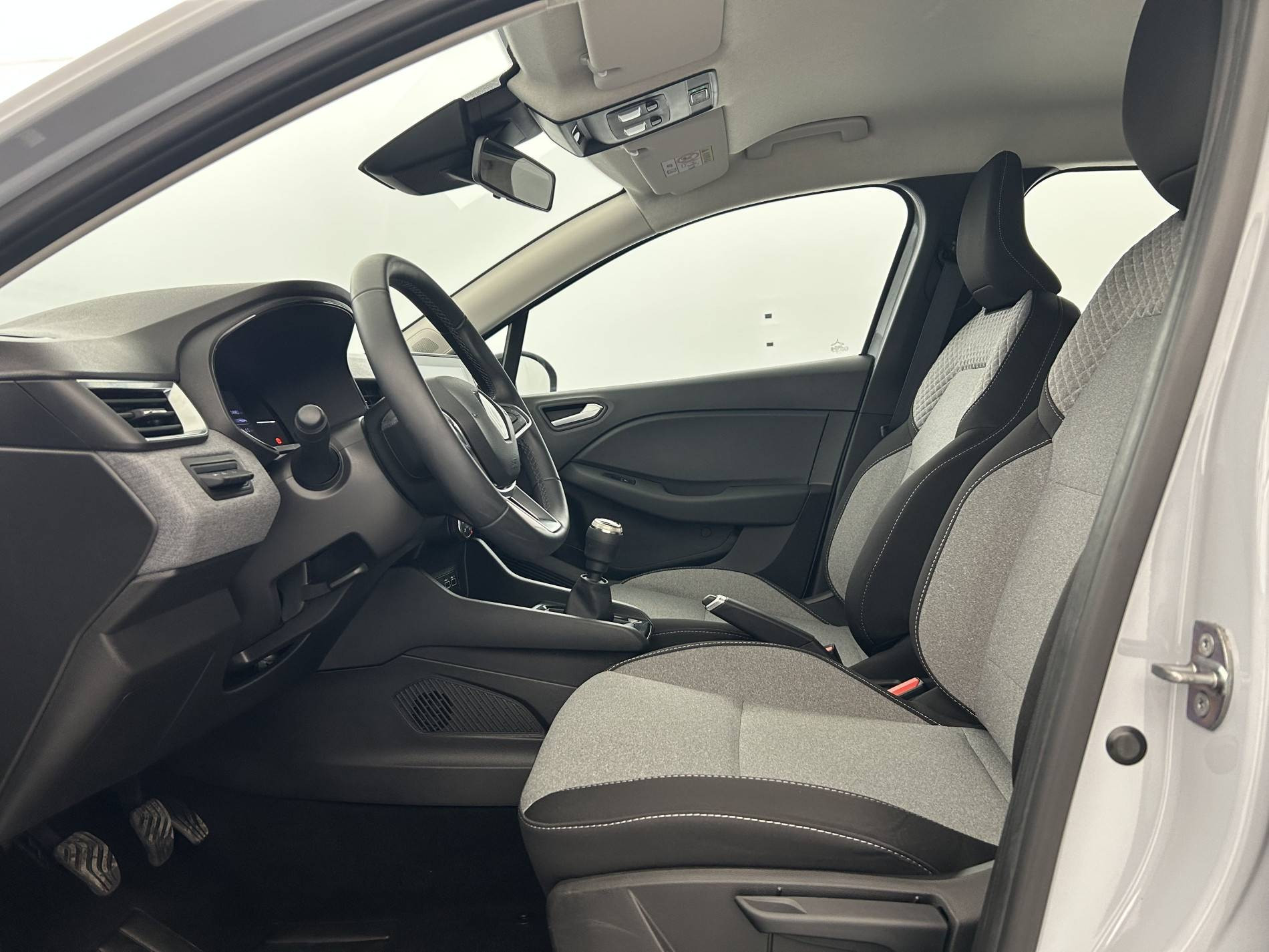 Vente en ligne Renault Clio 5 Clio TCe 90 au prix de 15 790 €