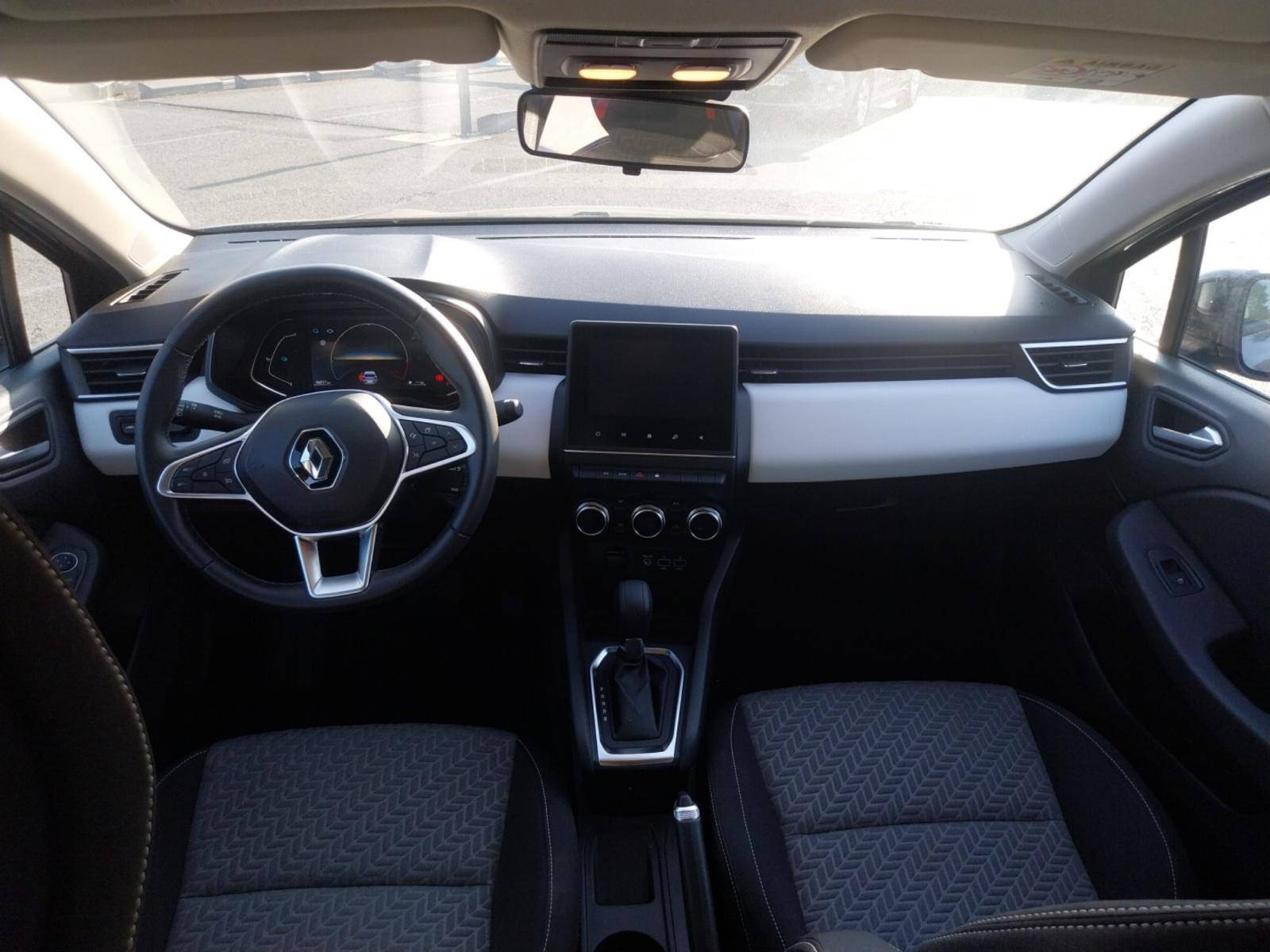 Vente en ligne Renault Clio 5 Clio E-Tech full hybrid 145 au prix de 16 140 €