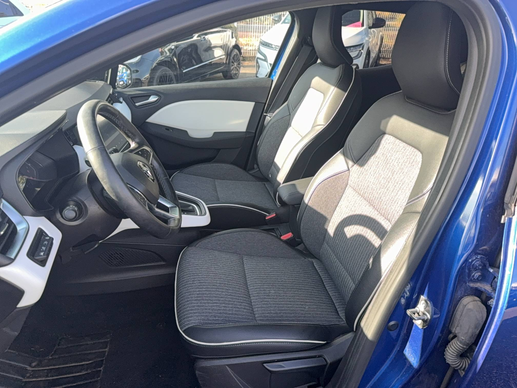 Vente en ligne Renault Clio 5 Clio E-Tech full hybrid 145 au prix de 18 490 €