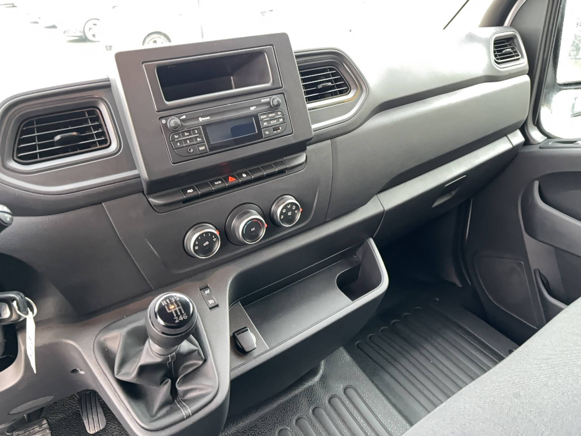Vente en ligne Renault Master Fourgon MASTER FGN TRAC F3500 L2H2 BLUE DCI 135 au prix de 25 000 €