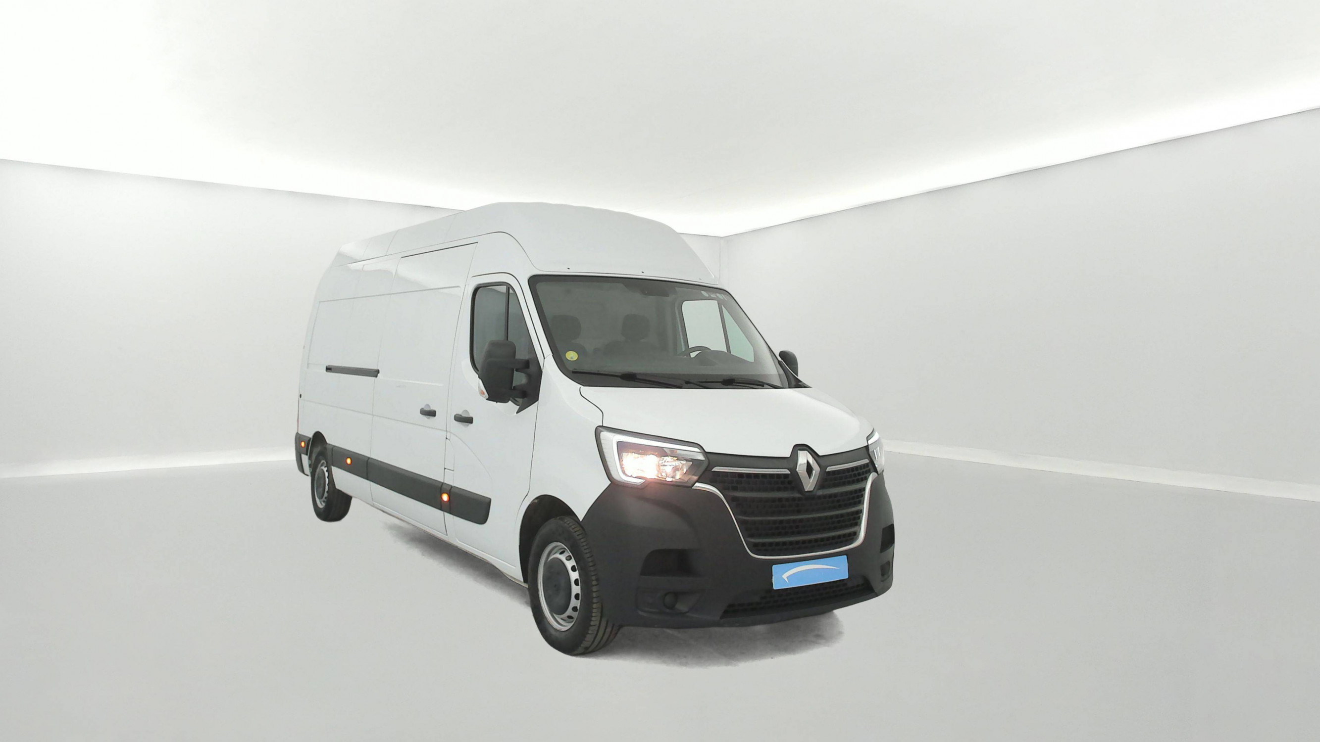 Vente en ligne Renault Master Fourgon MASTER FGN TRAC F3500 L3H3 BLUE DCI 135 au prix de 26 490 €