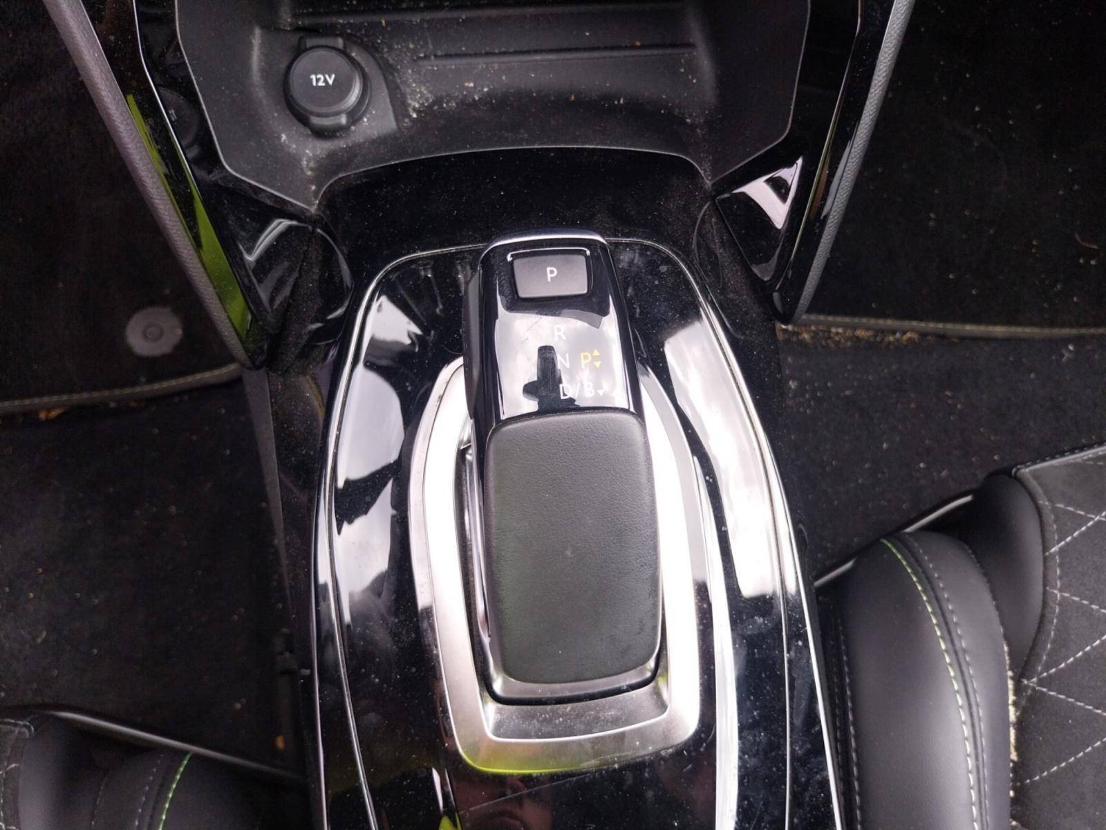 Vente en ligne Peugeot E-208  50 kWh 136ch au prix de 16 490 €