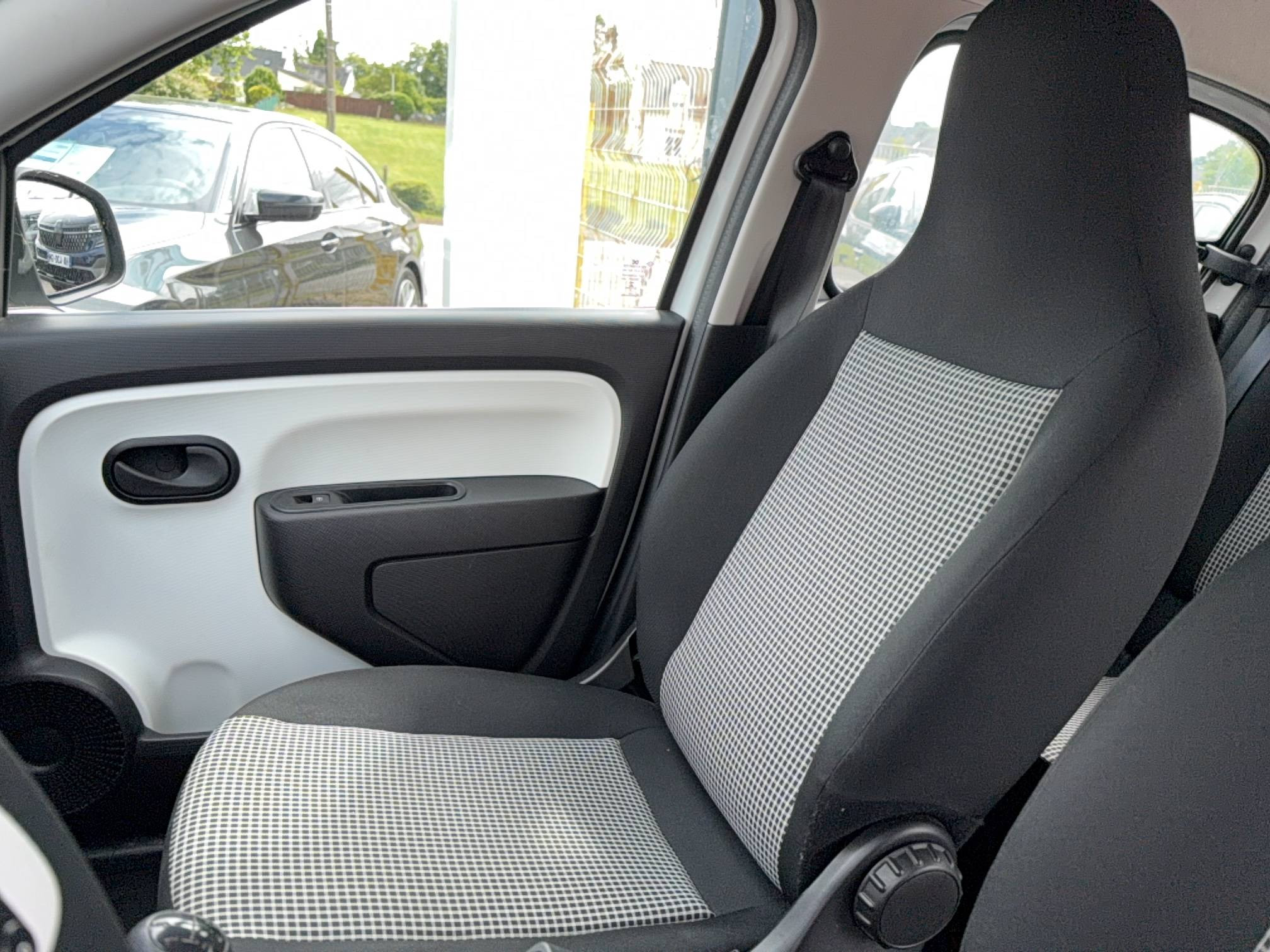 Vente en ligne Renault Twingo 3  1.0 SCe 70 BC au prix de 9 800 €