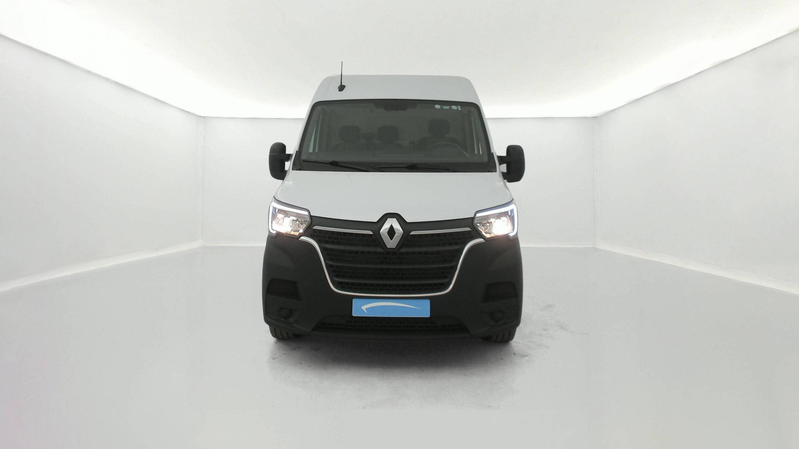 Vente en ligne Renault Master Fourgon MASTER FGN TRAC F3500 L2H2 BLUE DCI 135 au prix de 25 990 €