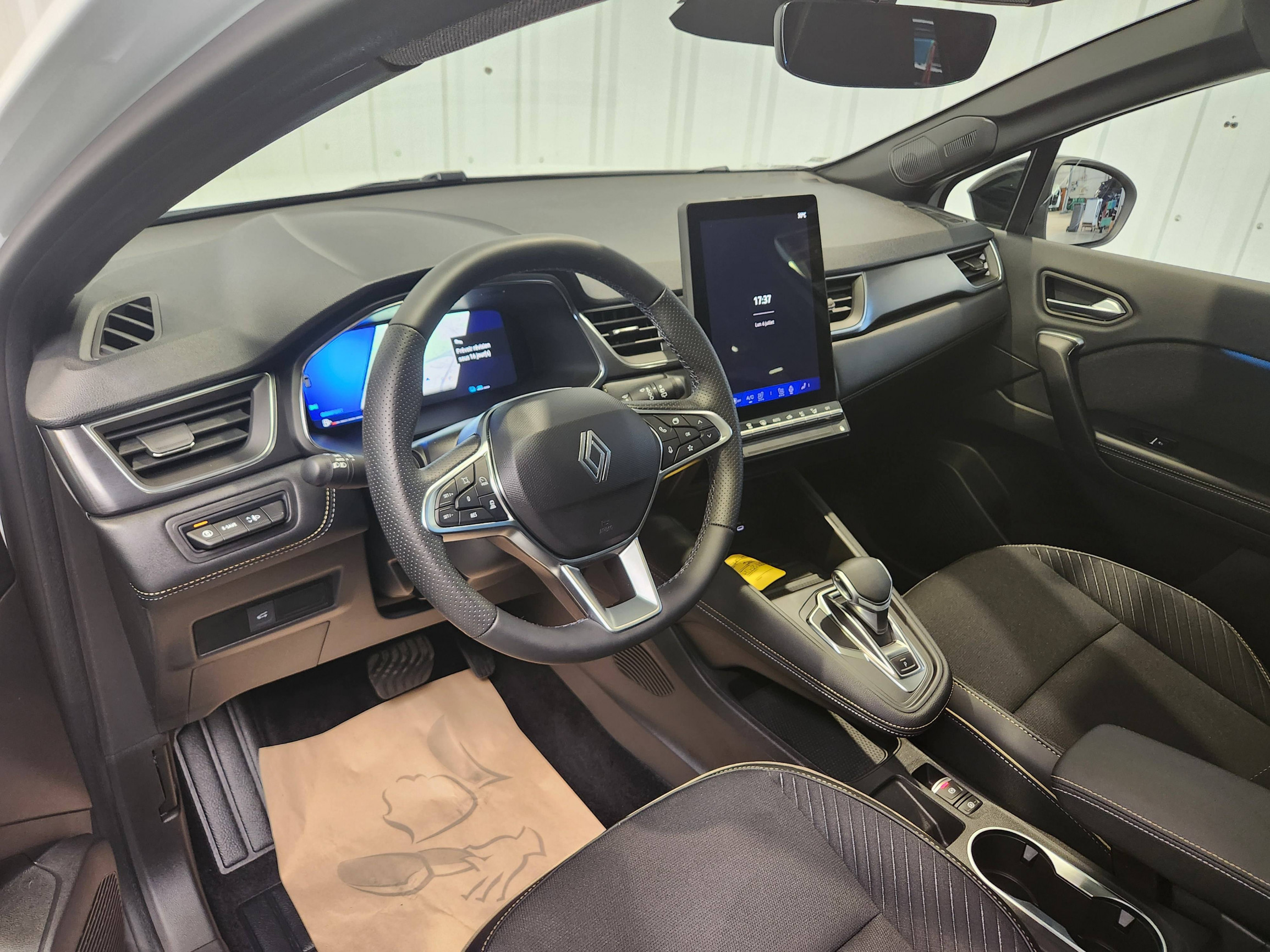 Vente en ligne Renault Symbioz  E-Tech full hybrid 145 au prix de 31 290 €