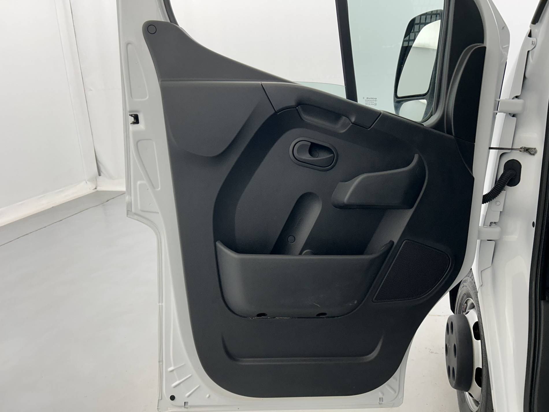 Vente en ligne Renault Master 3 Châssis Cabine MASTER CC PROP RJ3500 L2 PAFC BLUE DCI 130 EURO VI au prix de 35 499 €