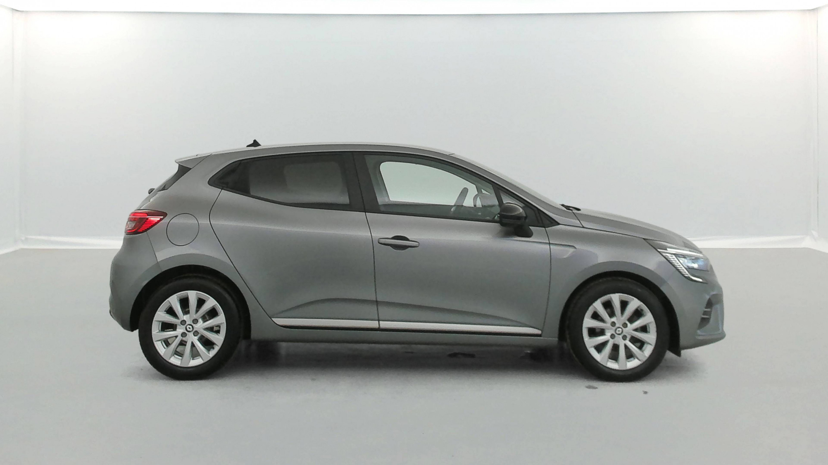 Vente en ligne Renault Clio 5 Clio TCe 90 au prix de 14 290 €